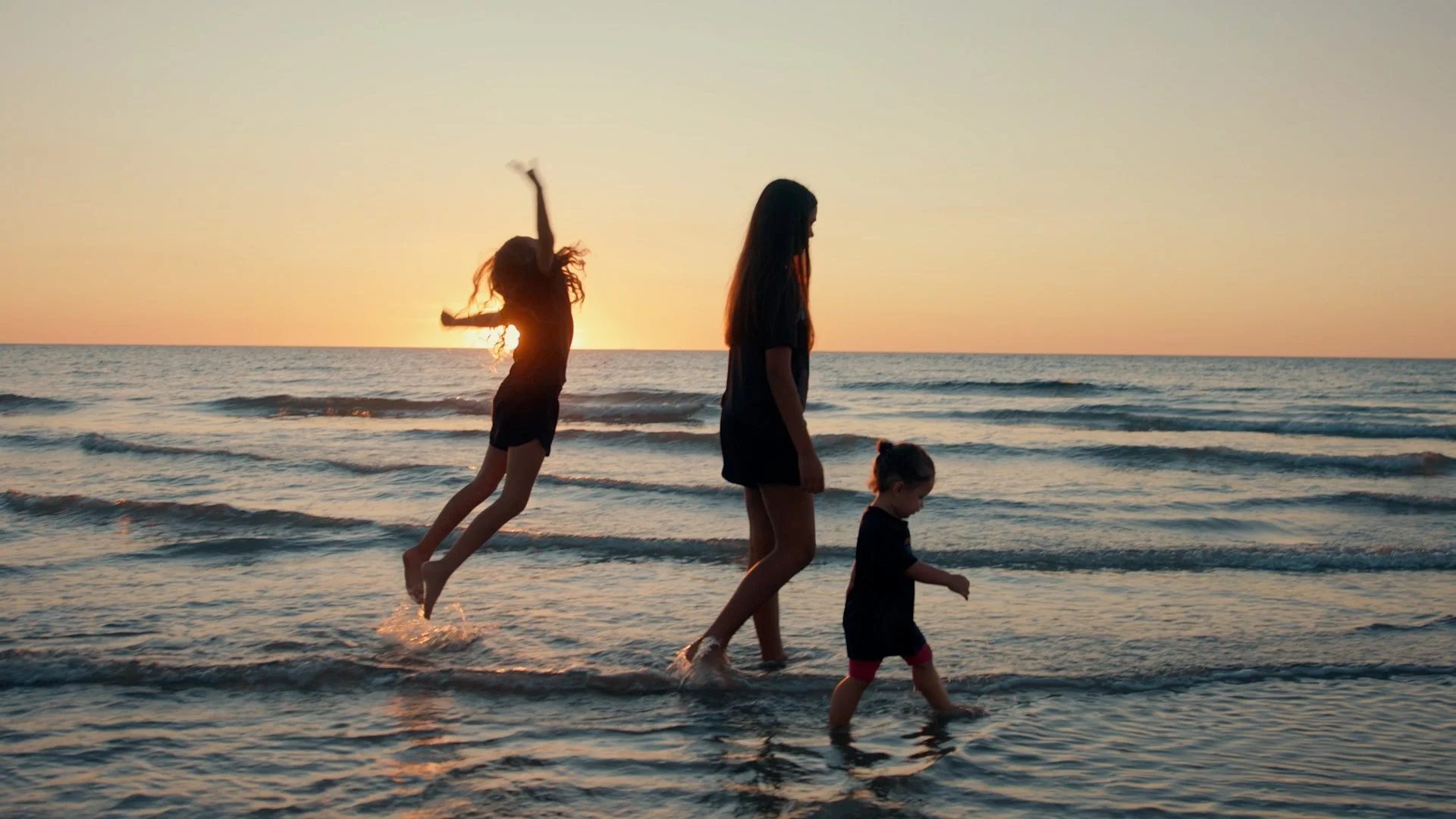 Wave of Change_Cutdown 01_1080x1920_Final_001.00_00_28_21.Still003.jpg