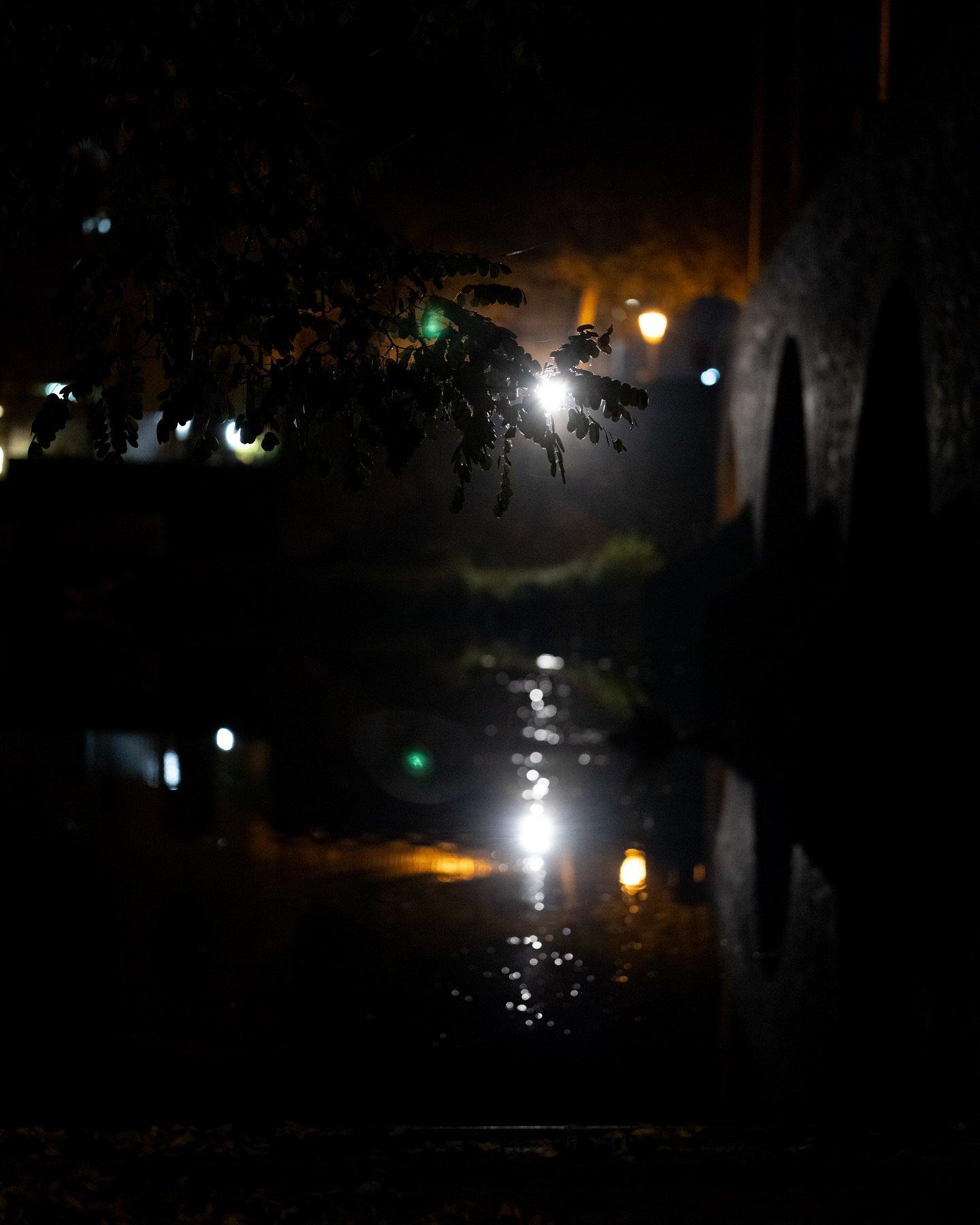 Another dreamy night in Wetzlar ✨
I really enjoyed exploring the old town of Wetzlar at night, it had a beautiful atmosphere. The water shimmering the street lights really caught my eye, and I wanted to capture that feeling.
Shot on Leica SL3 w/ 90