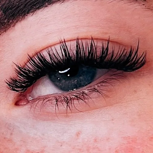 A CLOSE UP 
on this dreamy set. β¨