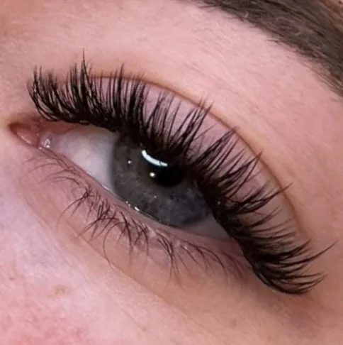 Hybrid Eyelash Extensions