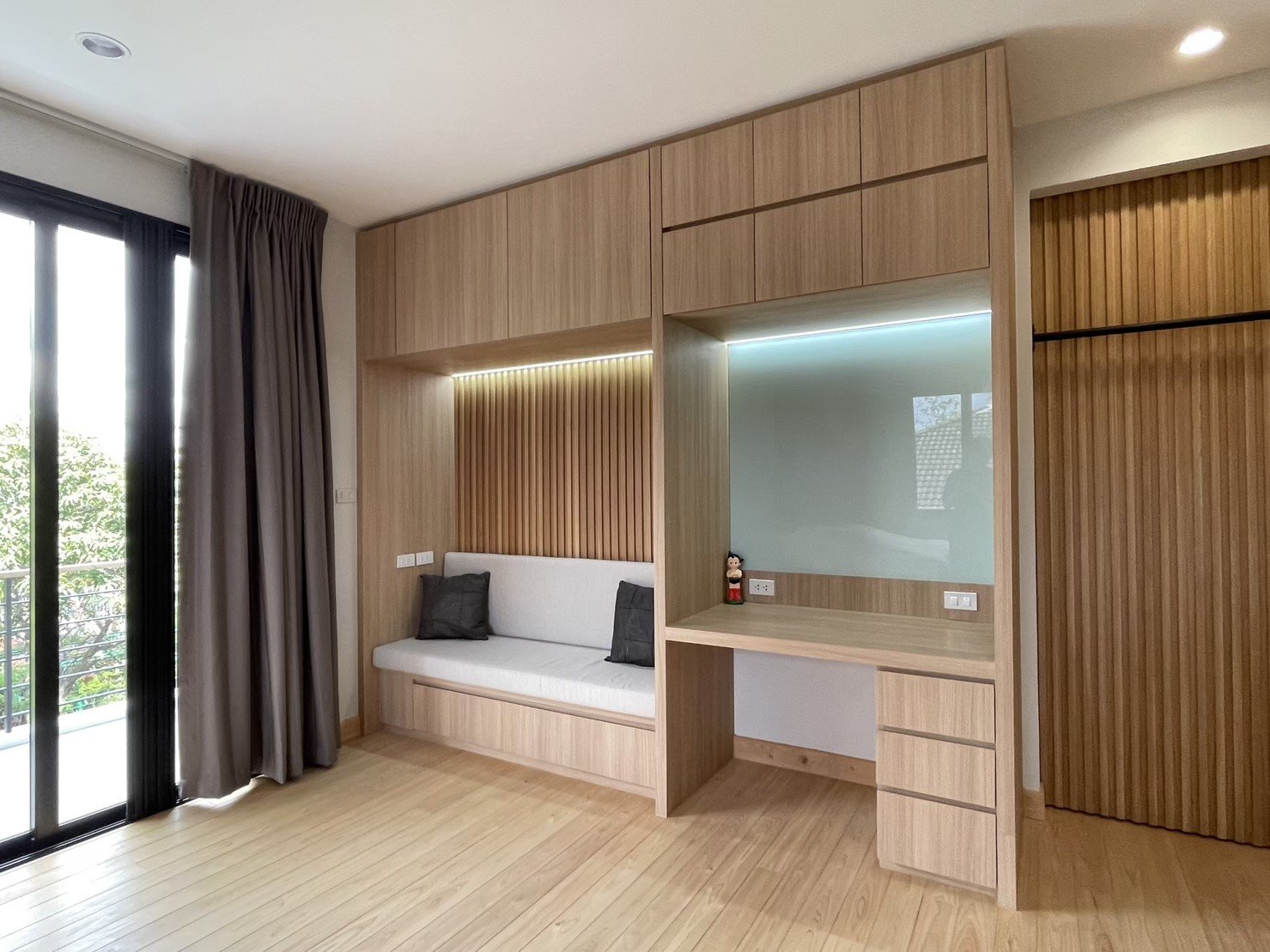 LINE_ALBUM_P Aey+ P Shane house_230203_11.jpg