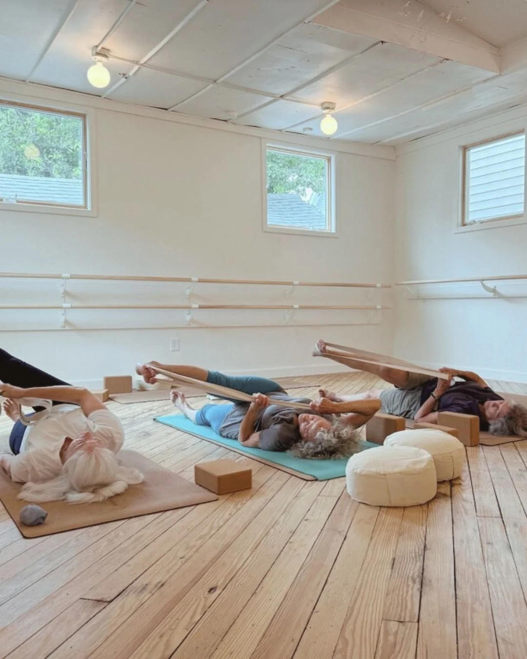 You’ve earned your Sealegs - now come use ‘em! 😉�
Our Sealegs class is made for seniors - and anyone who knows that staying flexible (in body and attitude) is the real secret to aging well. @anamarialayap will lead you in stretches that