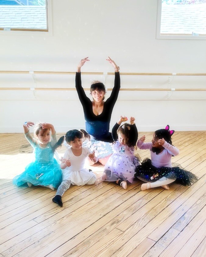 For the tiny movers 💙

Ballet, yoga, and the space to be kids - moving, learning, and having fun.

Spring session of Little Yogis and Little Ballet starts this week! Register online for the 12 week sessions for only $15 per class, 20% off of for you