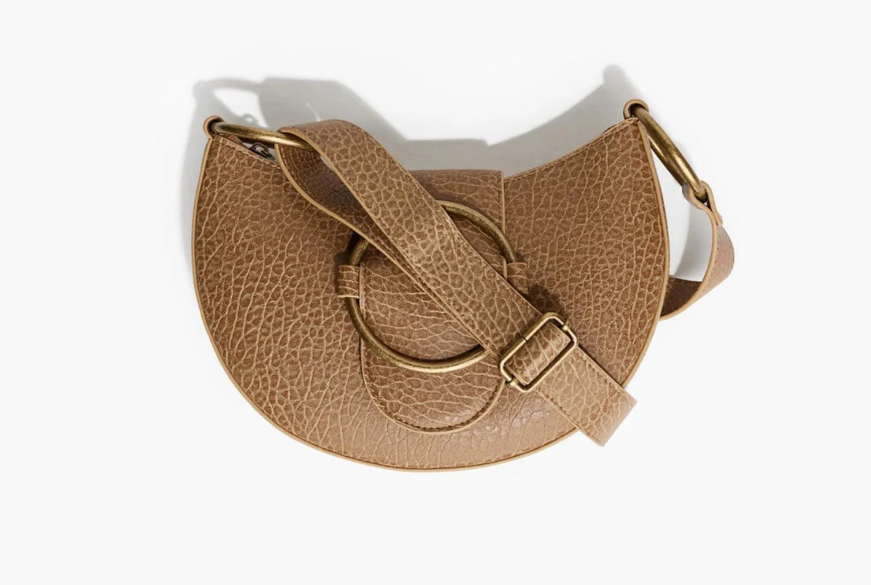 Bolso bandolera con hebilla decorativa beige oscuro H&M