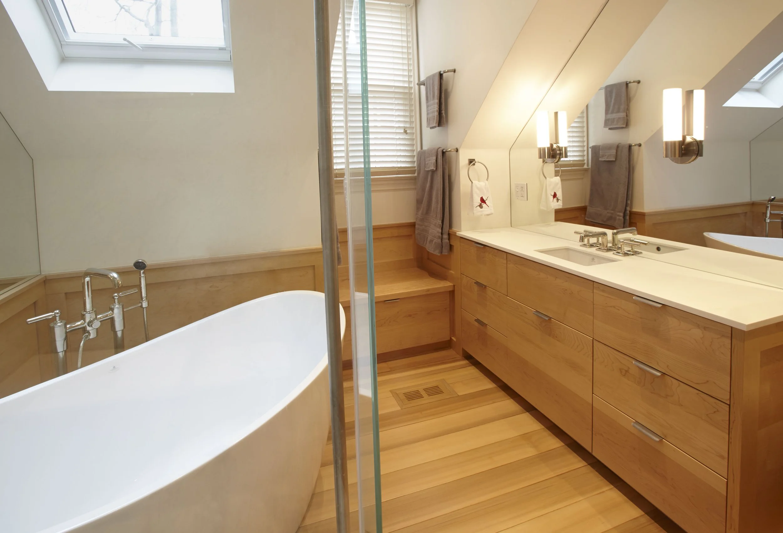 MedalistBathroom22.jpg
