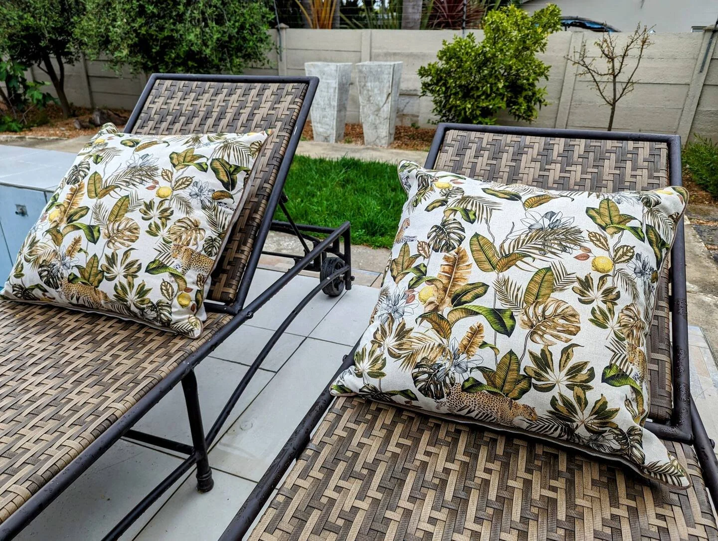 patio, pool area, pool lounger, swimming pool