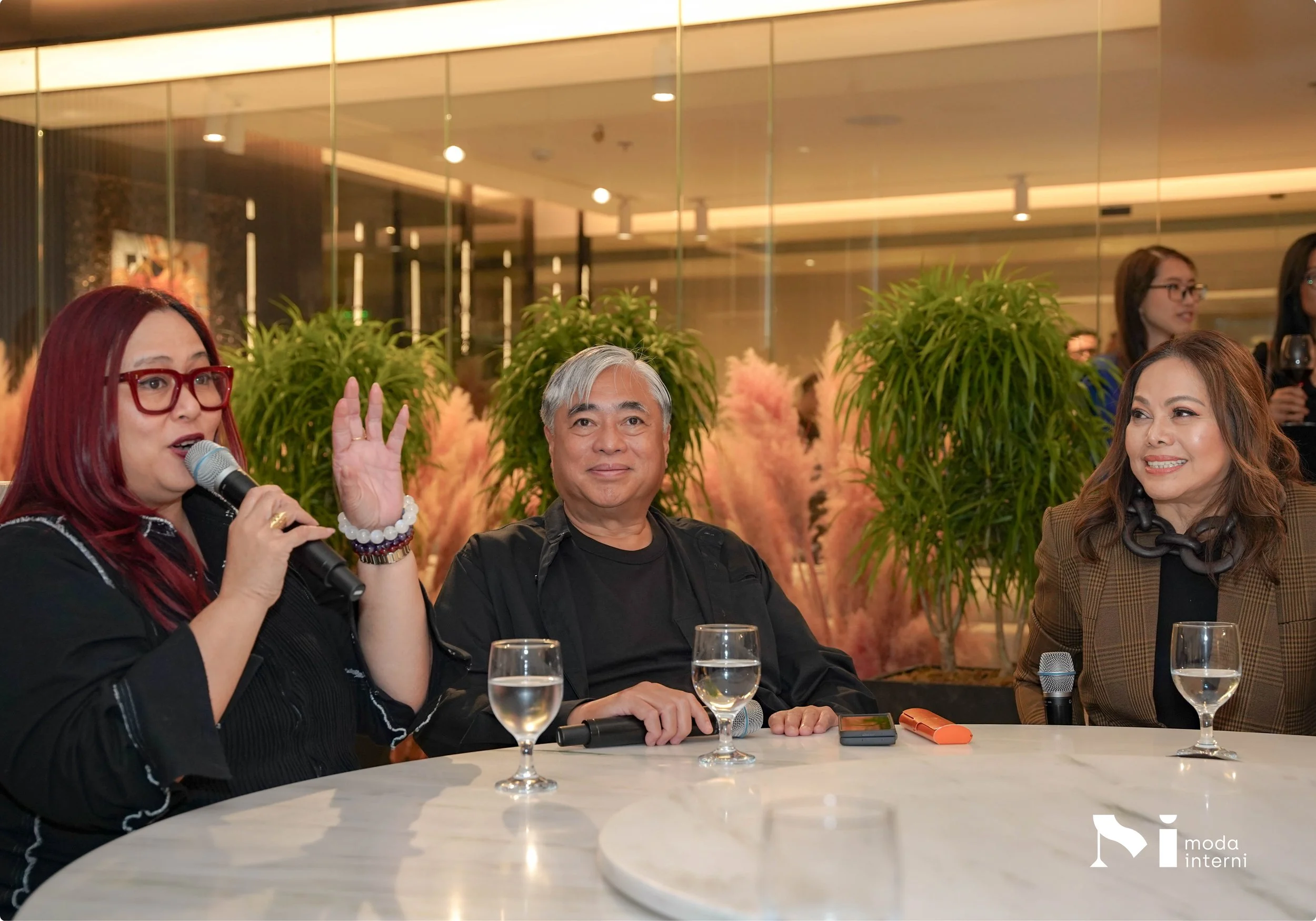 Round Table with Architects