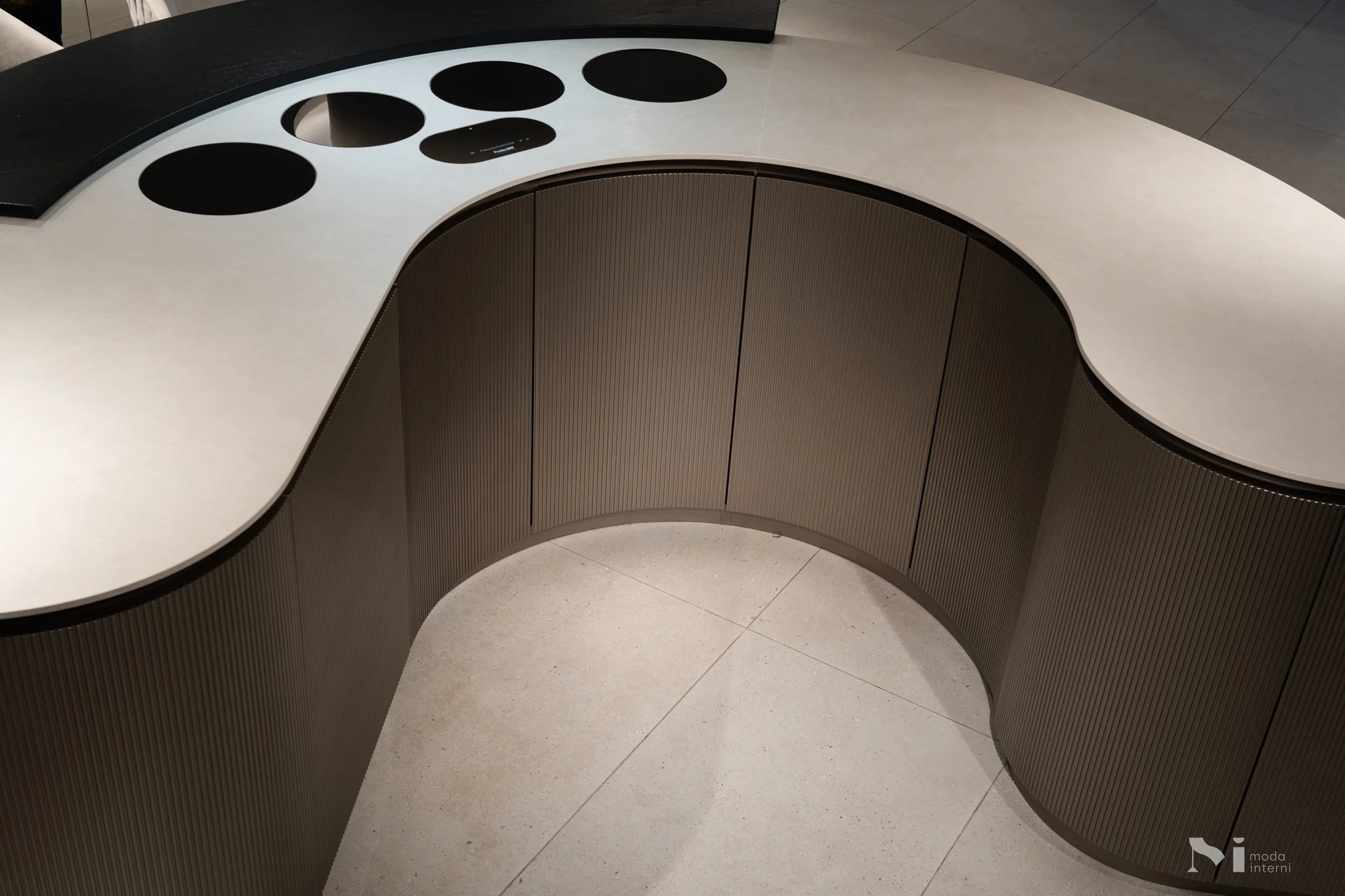 pedini-curved-ergonomic-kitchen-moda-interni