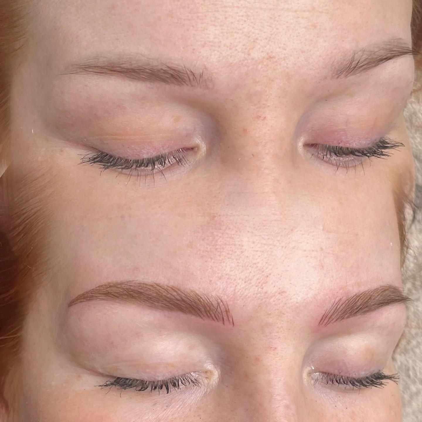 Vanhan muualla tehdyn pigmentoinnin p&auml;ivityst&auml; combobrows -tekniikalla. L&auml;mmin ruskea s&auml;vy ja karvatekniikka tuo pehmeytt&auml; ja luonnollista ilmett&auml;🧡

Loppuvuoden ajat on auki, joten varaa oma aikasi ajoissa😍

Ajanvaraus