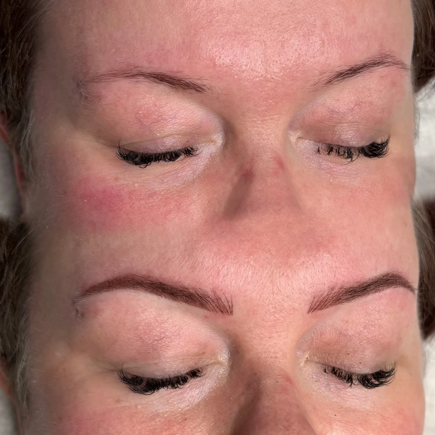 NANOCOMBO💕

Toiveena luonnollinen lopputulos yhdist&auml;en karva- ja puuteritekniikkaa, mutta kuitenkin niin ett&auml; lopputulos tuntuu omalta &amp; s&auml;ilytt&auml;&auml; piirteit&auml; tutusta meikist&auml;. 

Psst.✨ Pigmentointilahjakortti on