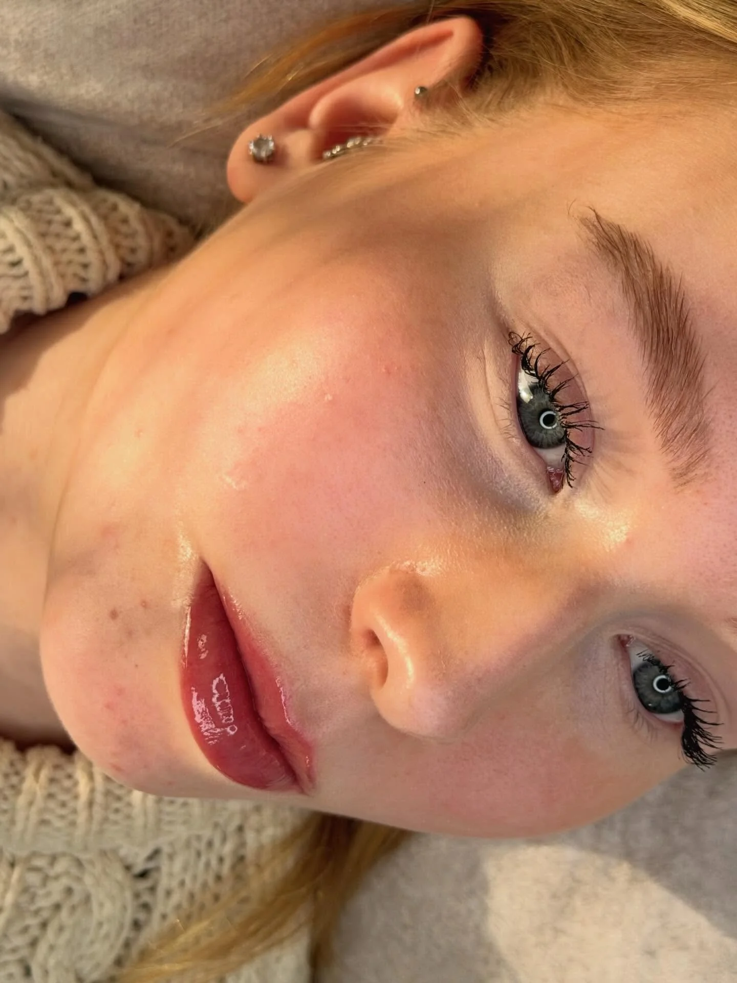 Mit&auml; huulten pigmentointik&auml;ynnill&auml; tapahtuu? 💋

Varatulla ajalla jutellaan sinun toiveista mit&auml; haluat lopputulokselta, katsomme sopivan s&auml;vyn ja testaamme tarvittaessa s&auml;vyj&auml; iholle ja huuliin ennen pigmentointia.