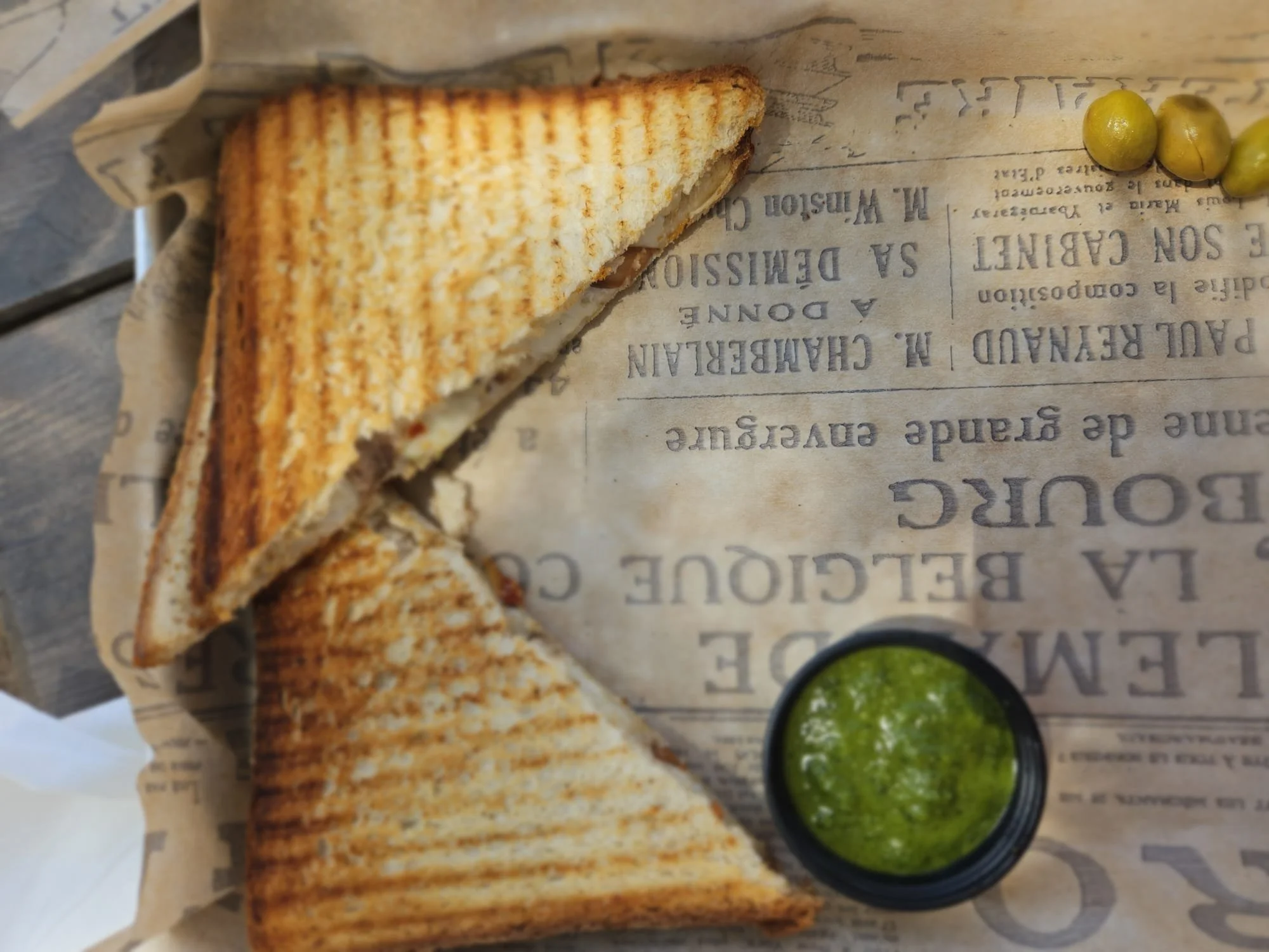 dabeshet sandwich.jpeg