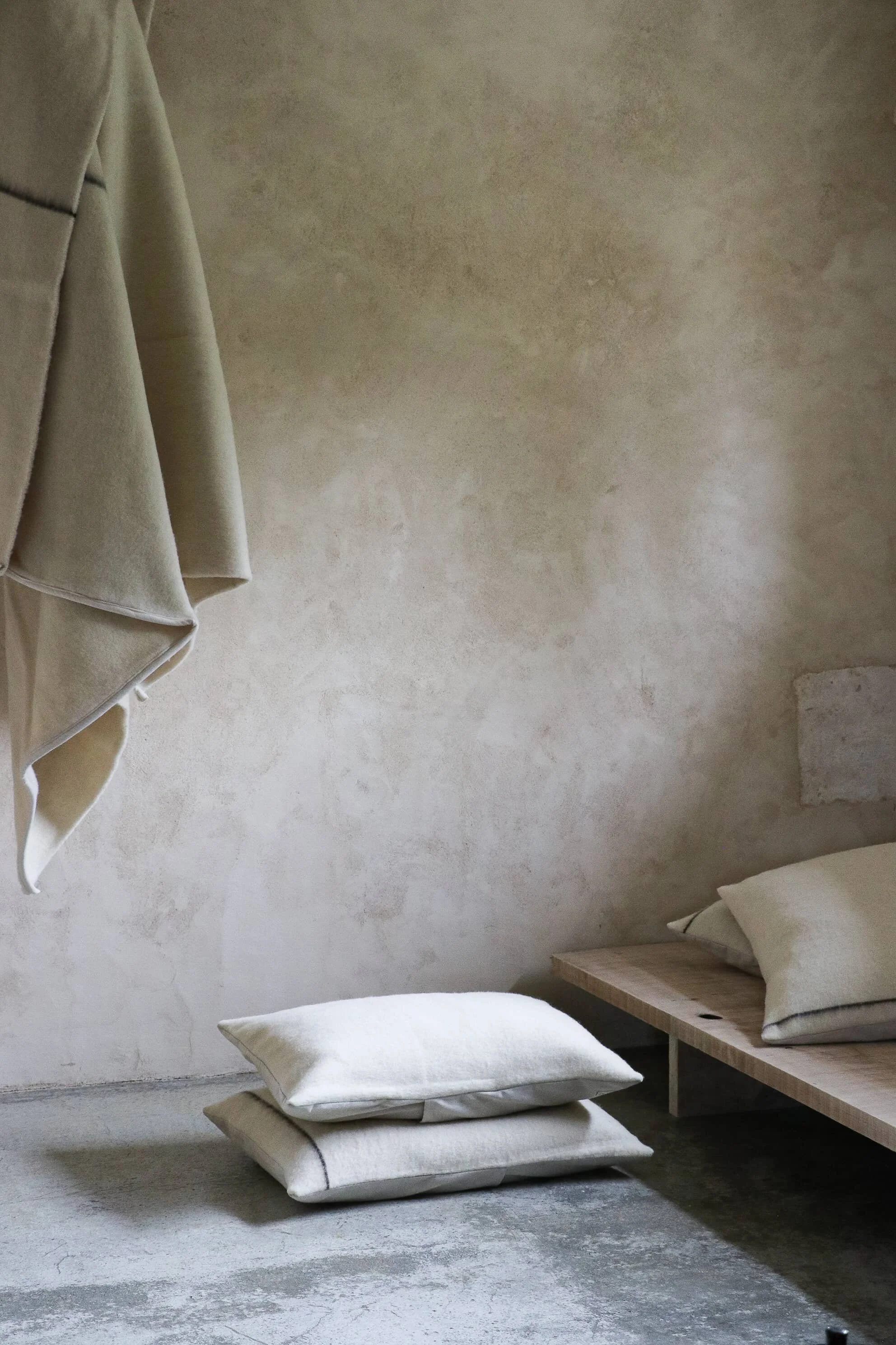 Coussin " HORIZON" en Laine Naturelle