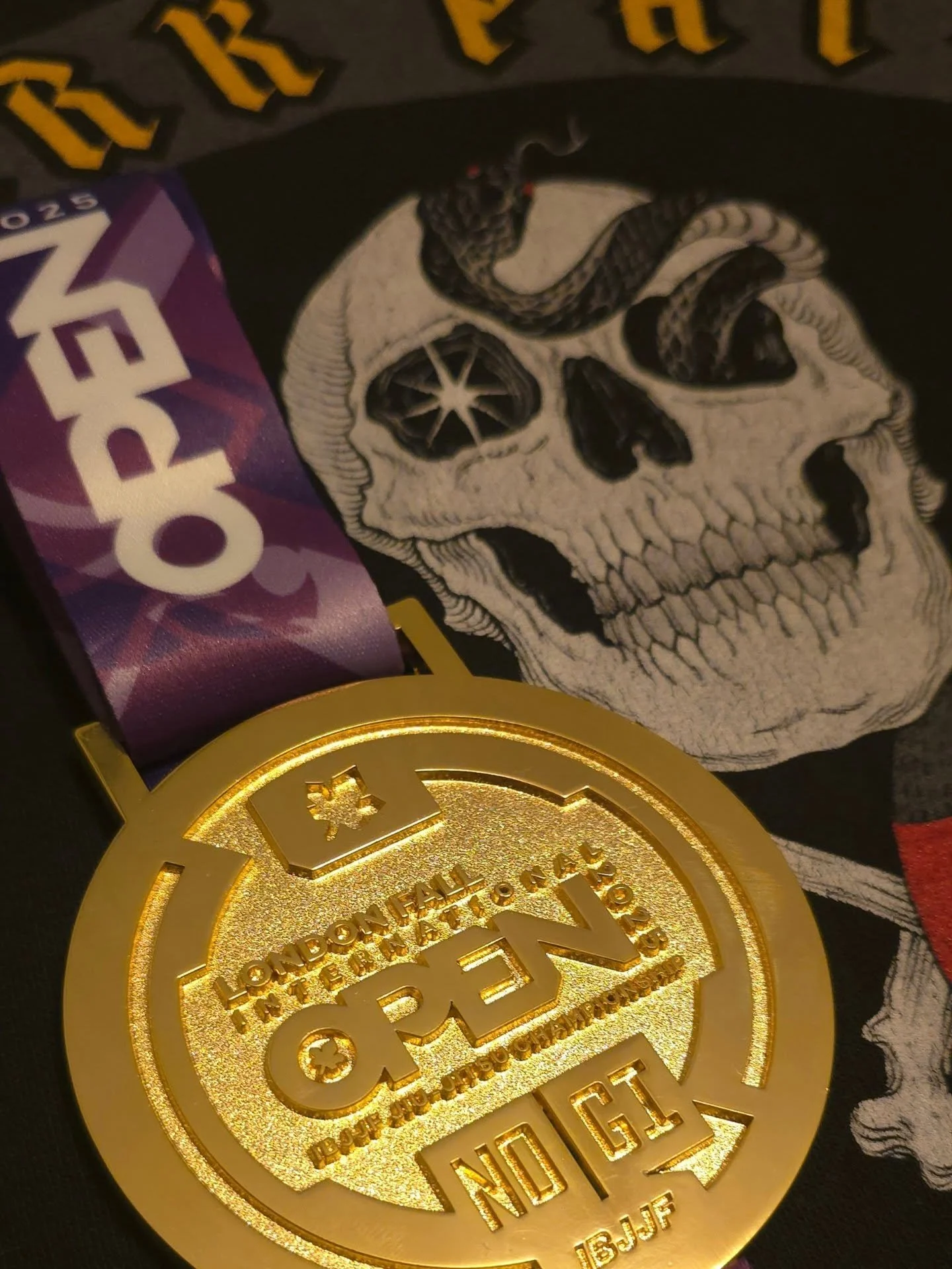 Gold in Black belt M2 Ultra Heavy at the London Fall Open today!
The first ever gold in IBJJF for Dark Path Grappling too 🥇
Thanks @willwansbrough for coming and helping as always and well done to everyone that competed!
I appreciate the support f