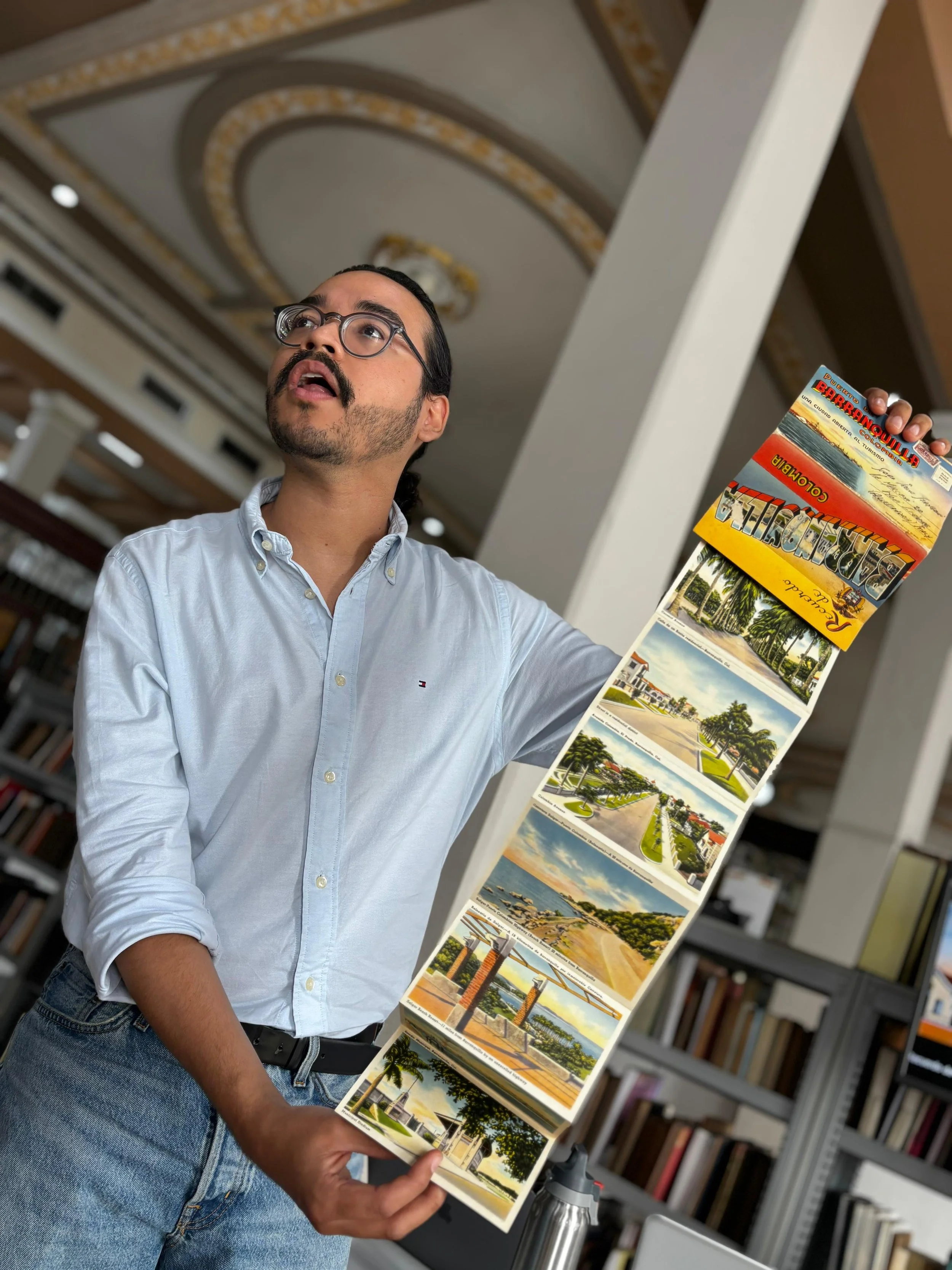 Enrique Harm en la Biblioteca Piloto del Caribe de Barranquilla 1