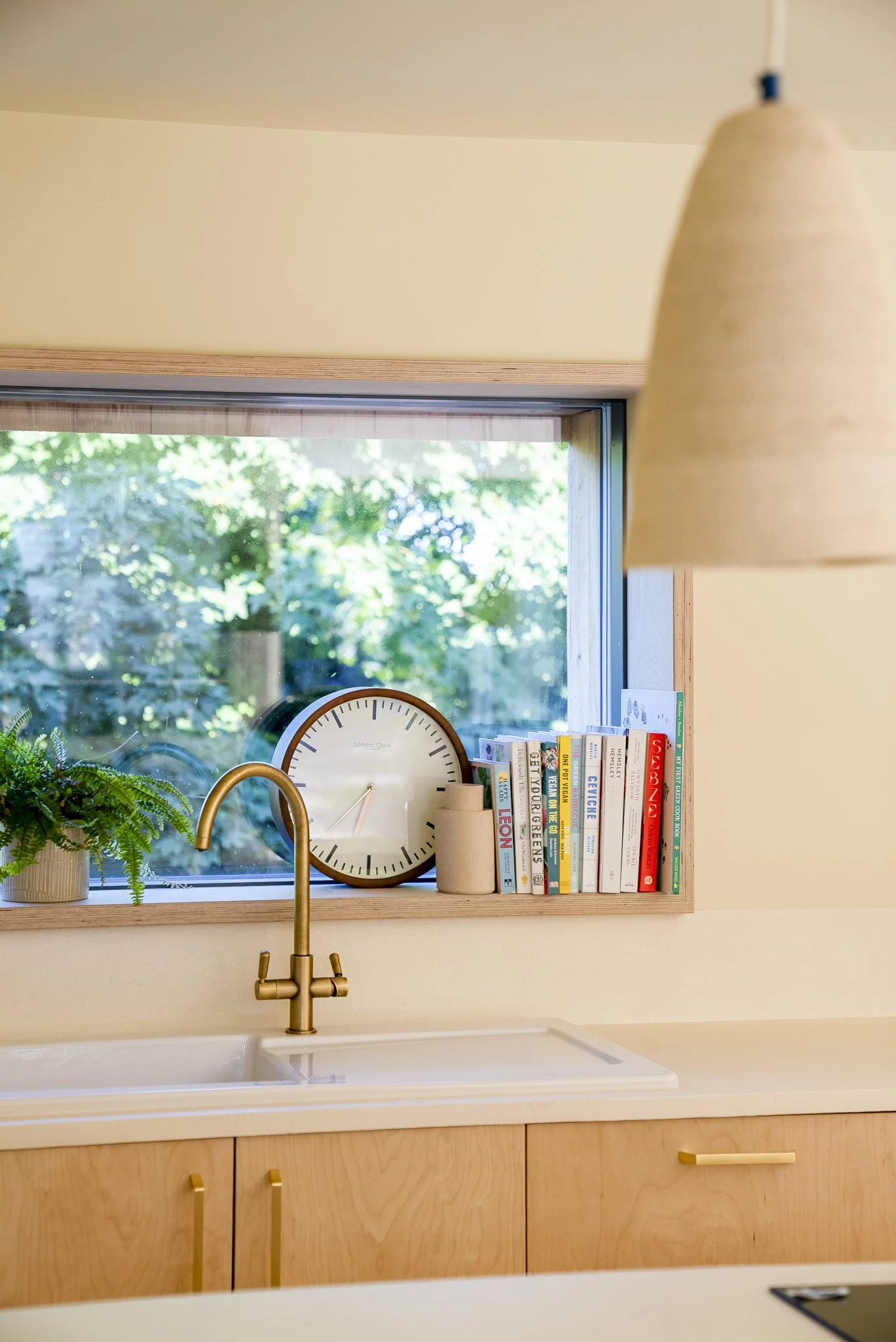Pastellone Worktop F&B Light Sand.
Photo taken by www.loganirvinemacdougall.com