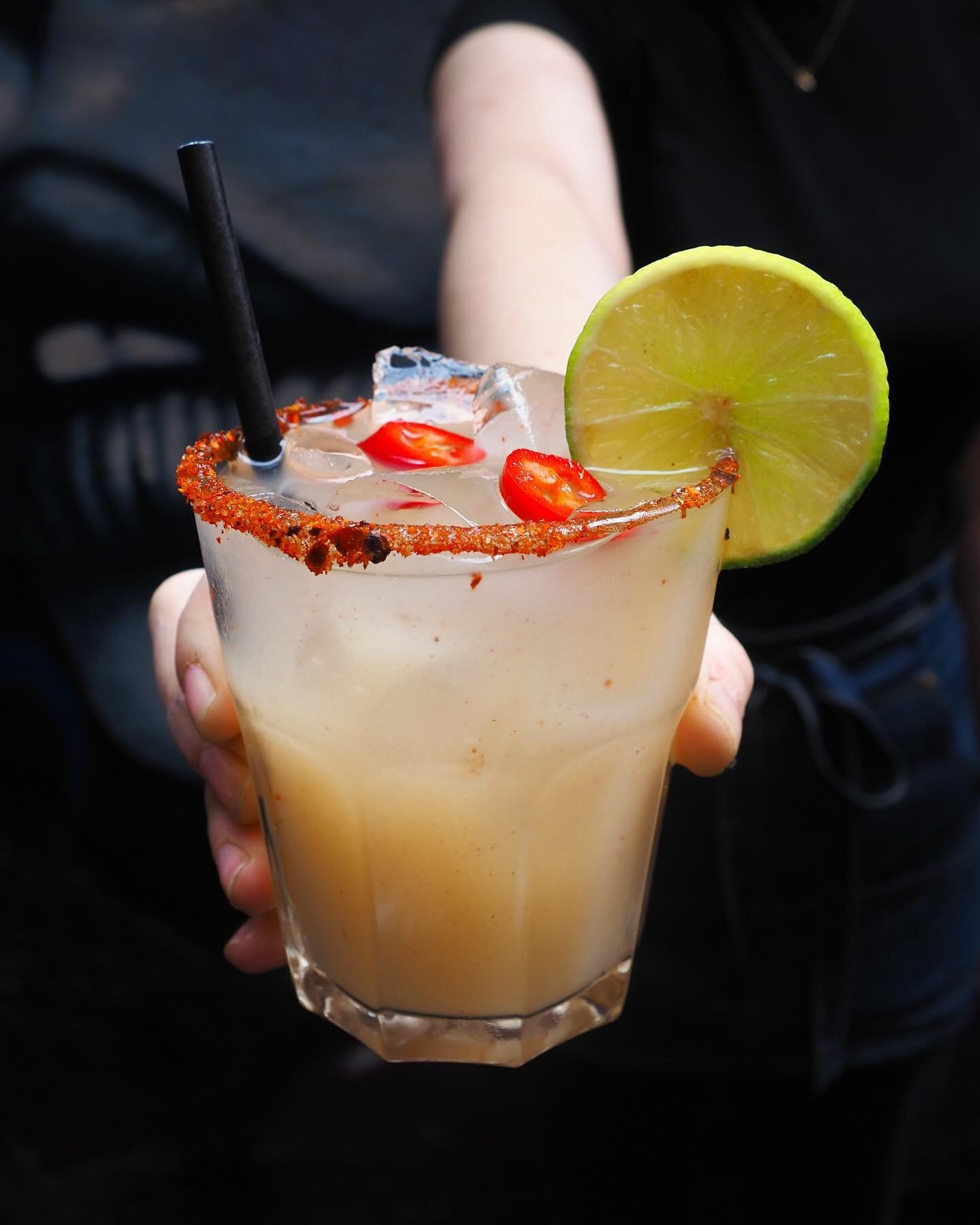 HOT HONEY PEACH MARGARITA 🌶️🍯🍑 Basically a spicy marg but with a twist of honey and peach. 

The perfect cinco de mayo (and boozy brunch) cocktail!