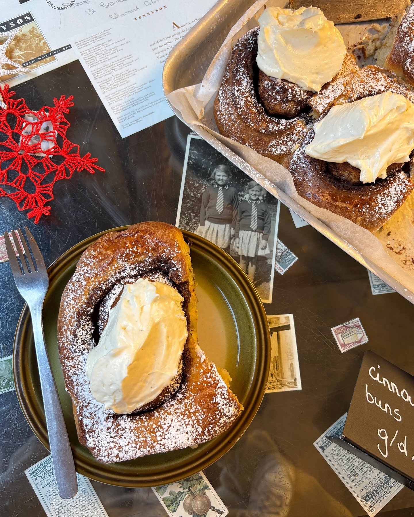 what&rsquo;s better than cinnamon rolls? cream cheese cinnamon rolls obviously! available all weekend👀