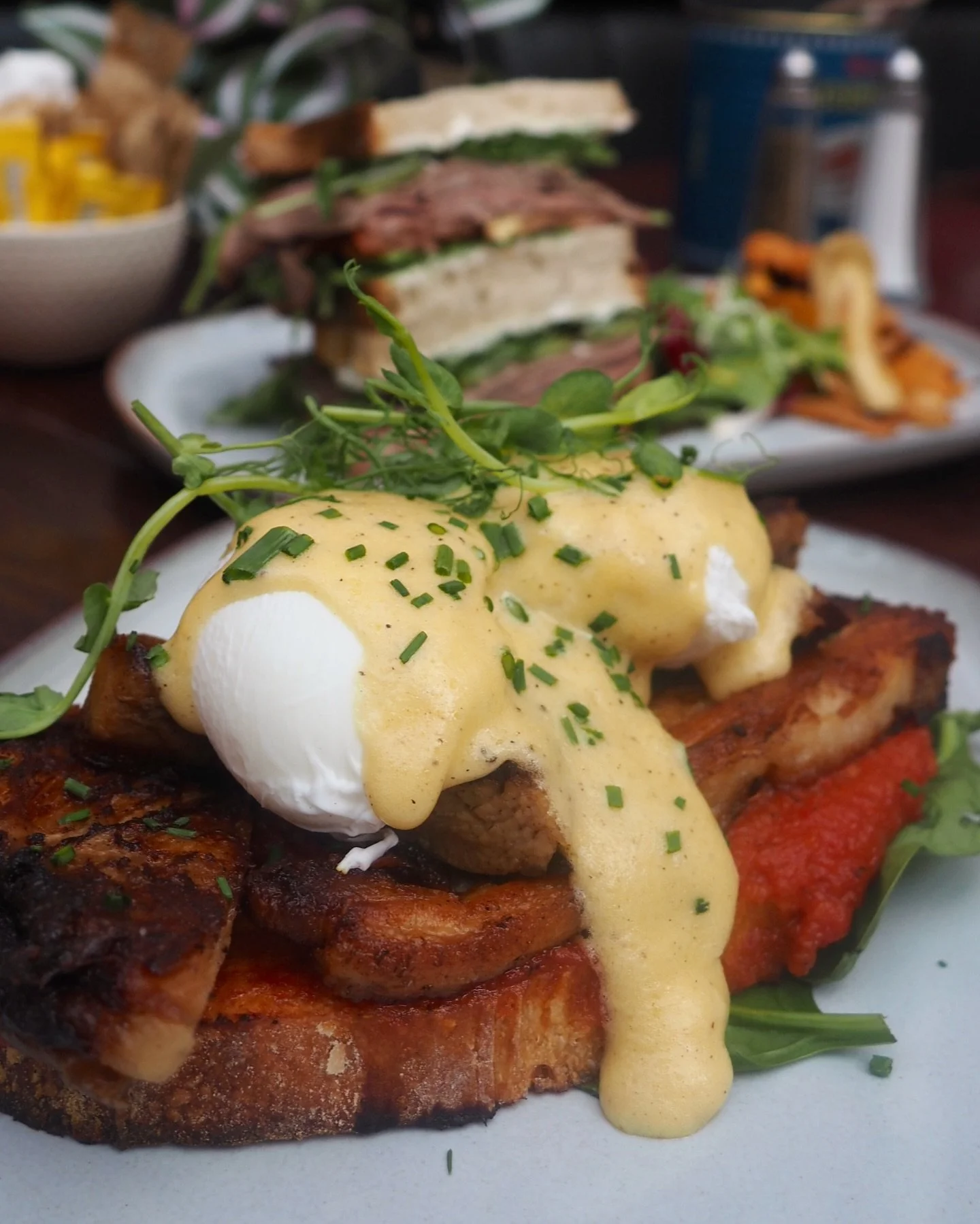 Maple Oink Benedict 🥓&amp; The Clubbin&rsquo; Chicken Sandwich🍗

SOOO good we&rsquo;re officially crowning them Merchant City&rsquo;s most ordered specials 👑

Petition to make them main menu heroes since they haven&rsquo;t left the specials menu s