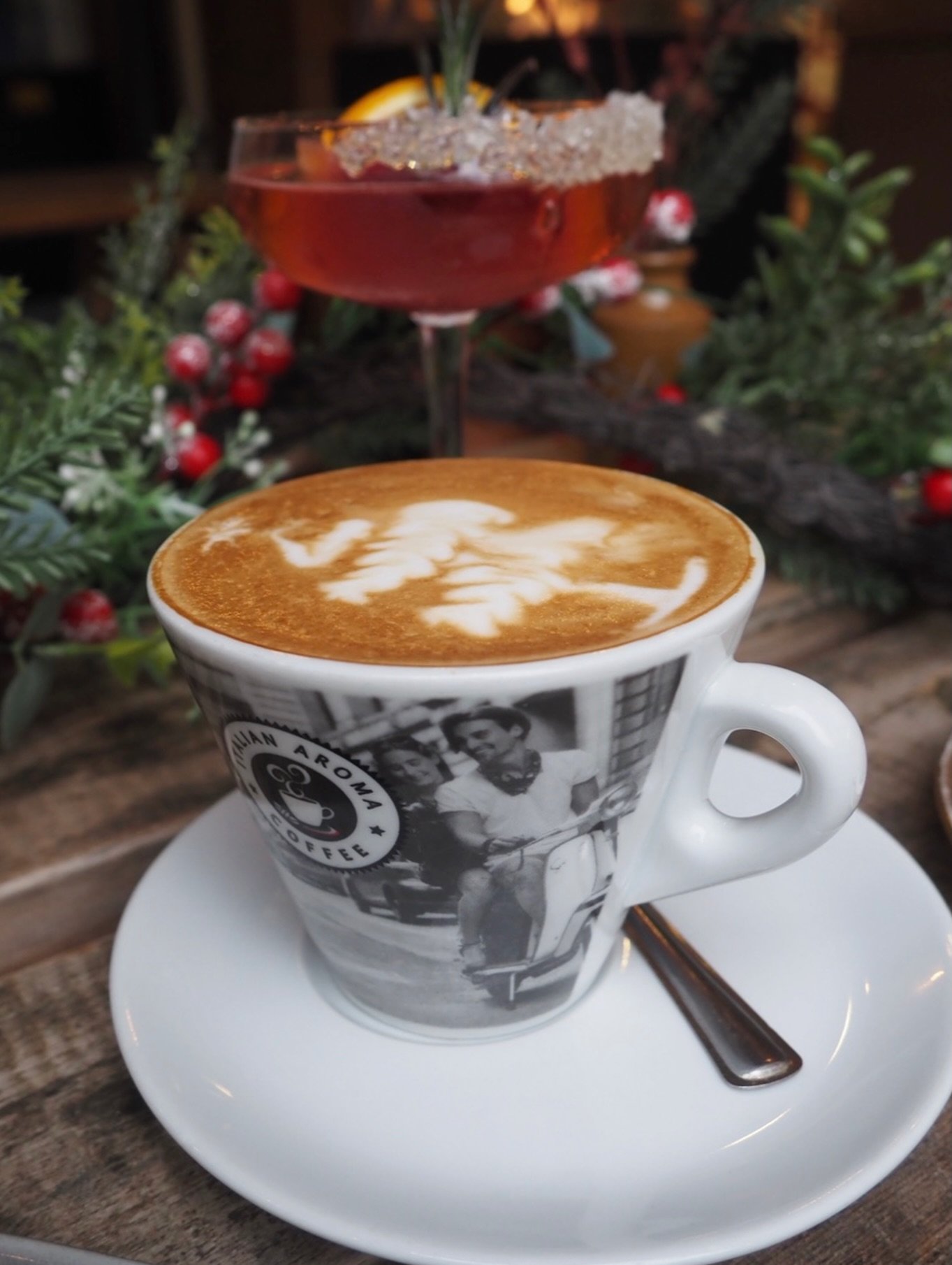 Happy Hollandaise, from ours to yours! 🥂🎄

We&rsquo;re closed today to have a well deserved rest (and festive feast) but we&rsquo;re back tomorrow from 9am-4pm for all your Boxing Day needs (aka coffee and more cakes.. 👀)