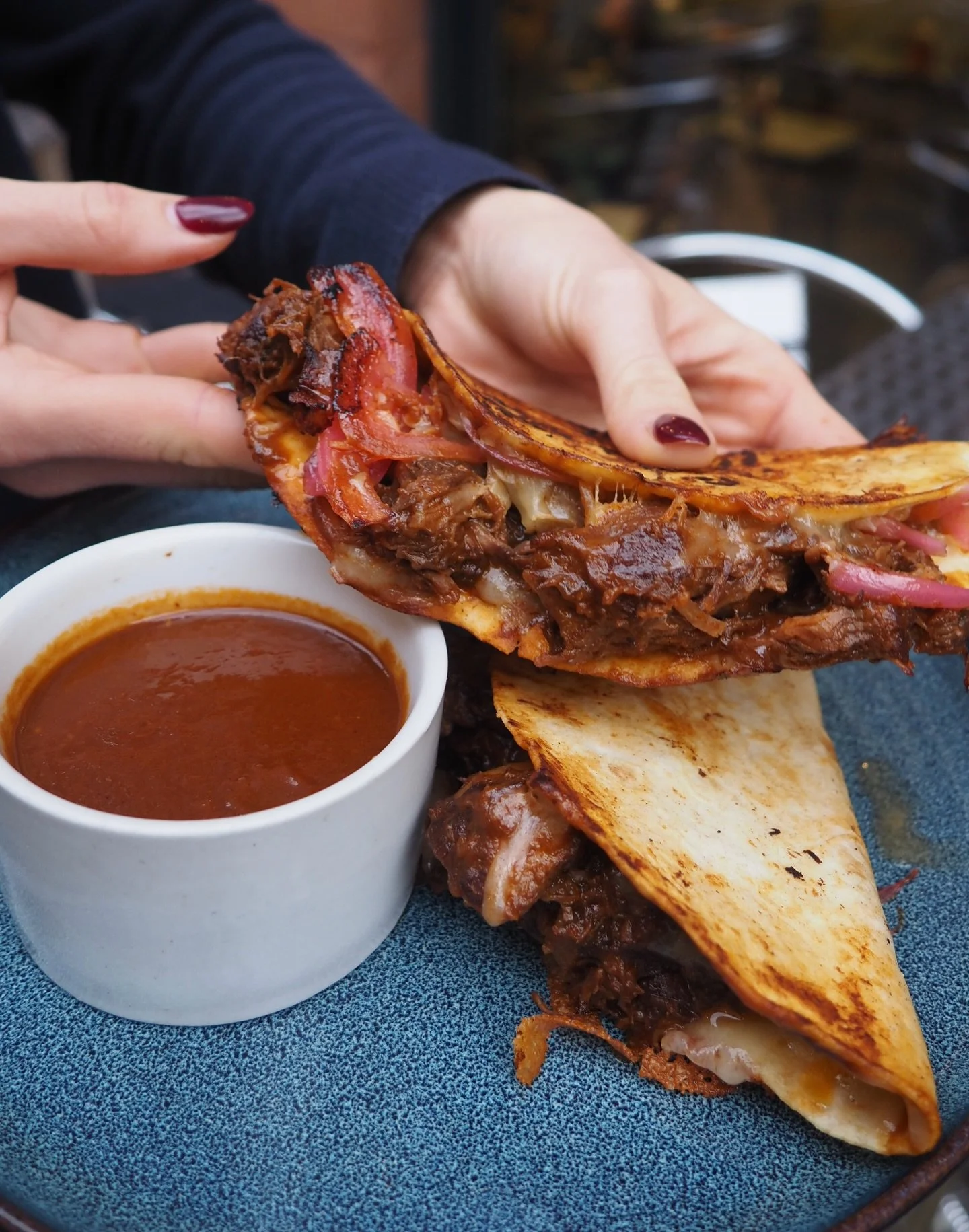 NEW SPECIAL ALEEEERT AT GARNETHILL ⤵️ if ya loved our carnitas last week - you&rsquo;re not gonna want to miss out on this one! 

BEEF SHIN BIRRIA - with pickled red onion, cheese &amp; consume. Here til sell outtttt, don&rsquo;t miss them! 🏃&zwj;♀️