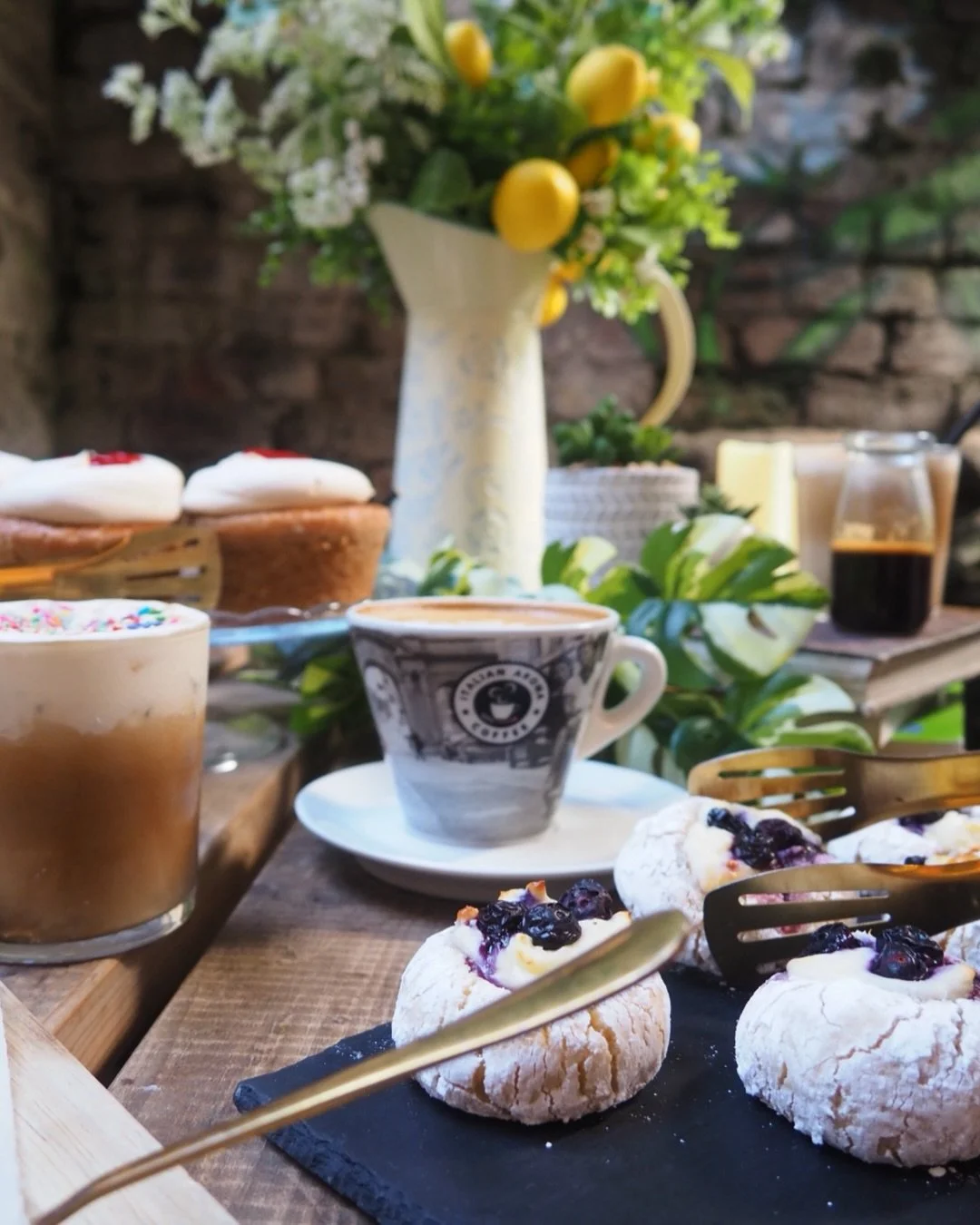 If you&rsquo;ve still got room for dessert left after brunch.. the cake table is waiting!.. 🍰👀

Fresh bakes straight from our Garnethill bakery and ready for all your weekend cravings 😮&zwj;💨

sit in, take away, grab one for later.. we won&rsquo;