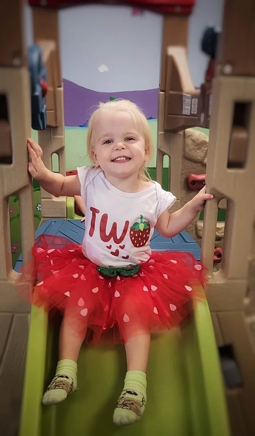 fun-easy-birthday-party-at-an-enchanting-indoor-playroom-enchanted