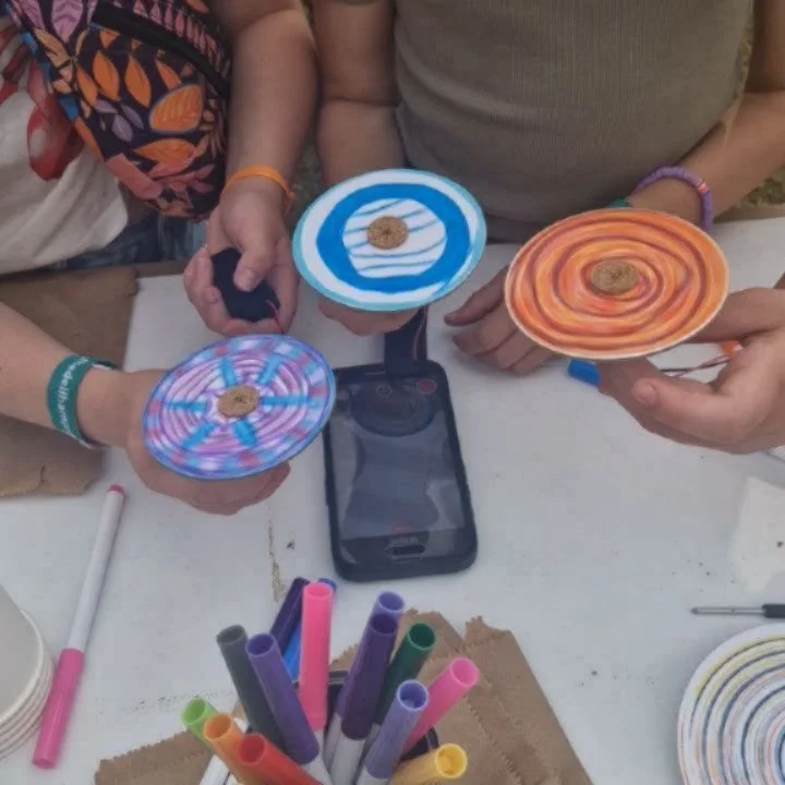 What an incredible first day at @thedellhampshire for the #dellfest2025! So much fun and such great vibes!!! What an awesome family festival!! Check out some of the wonderful families that came for Creative Experiences doing art spinners with @makerp