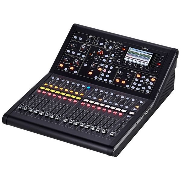 Console de mixage Midas M32R-Angle.jpeg