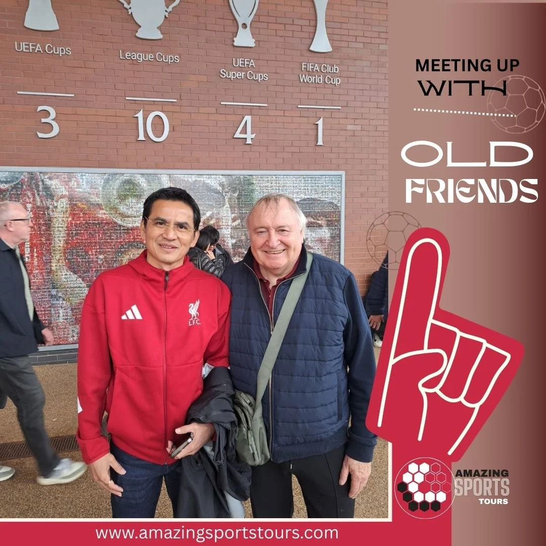 🤝Meeting up with Old Friends!🤝
With Sick, former Thai Captain and Super Star 
#footballthailand #oldfriends #footballfriends 
#amazingsportstours #amazingthailand