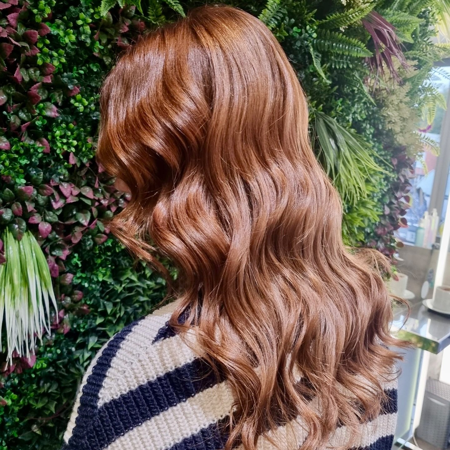 🍂 From Autumn with Love&hellip; 🍁

Capturing the essence of the season with @touchedhb_sarah stunning copper vision! 🍂✨ Transforming from blonde to bold for her client with this vibrant new shade from @wellahairuki Colour Touch, perfect for embrac