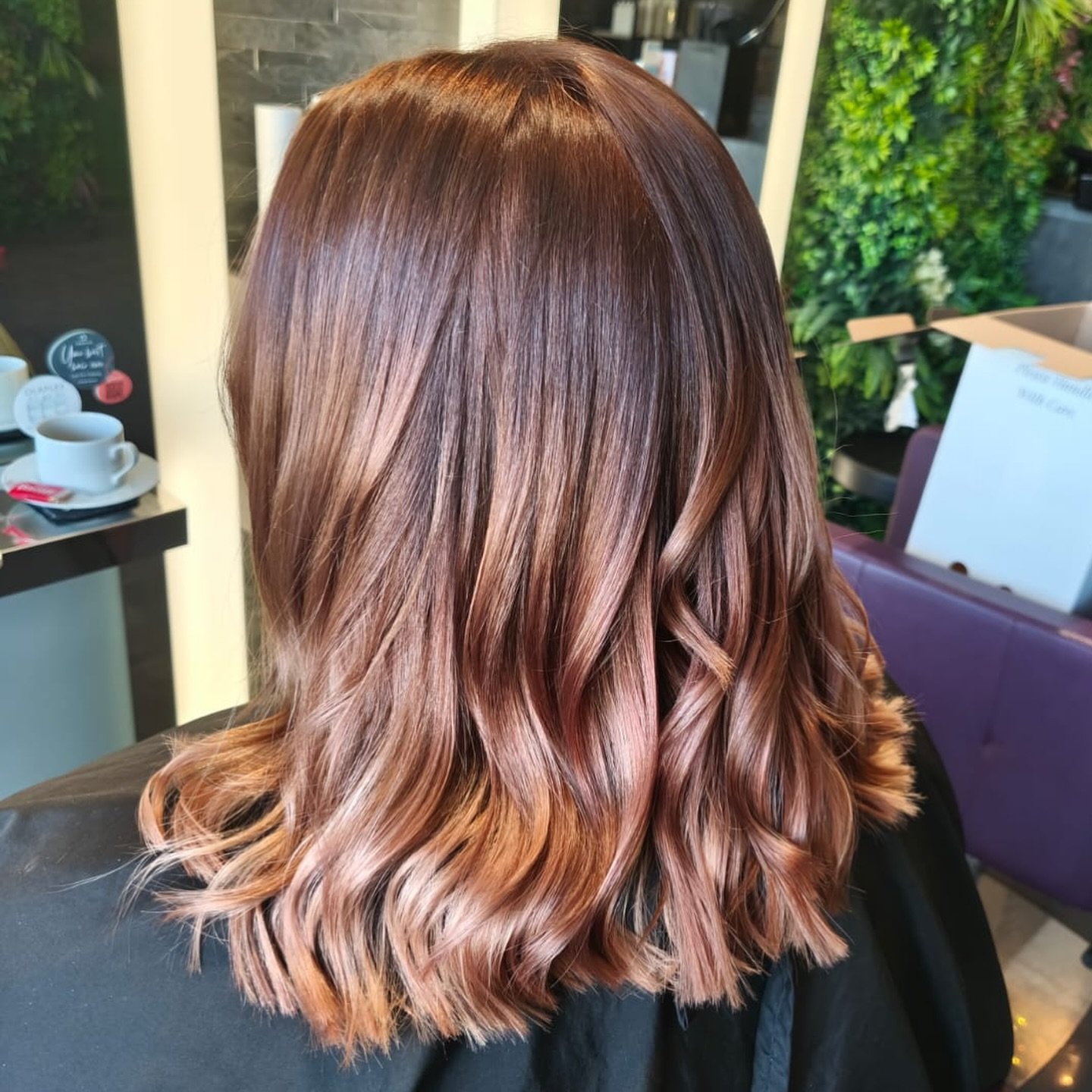 The only thing getting warmer around here is Leanne&rsquo;s locks&hellip; 🔥 

Blon-voyage to cool blondes and welcome to warmer hues! 

Created by @touchedhb_alison using Wellas latest colour touch shades

#copper #hair #redhair #wella #touchedhaira