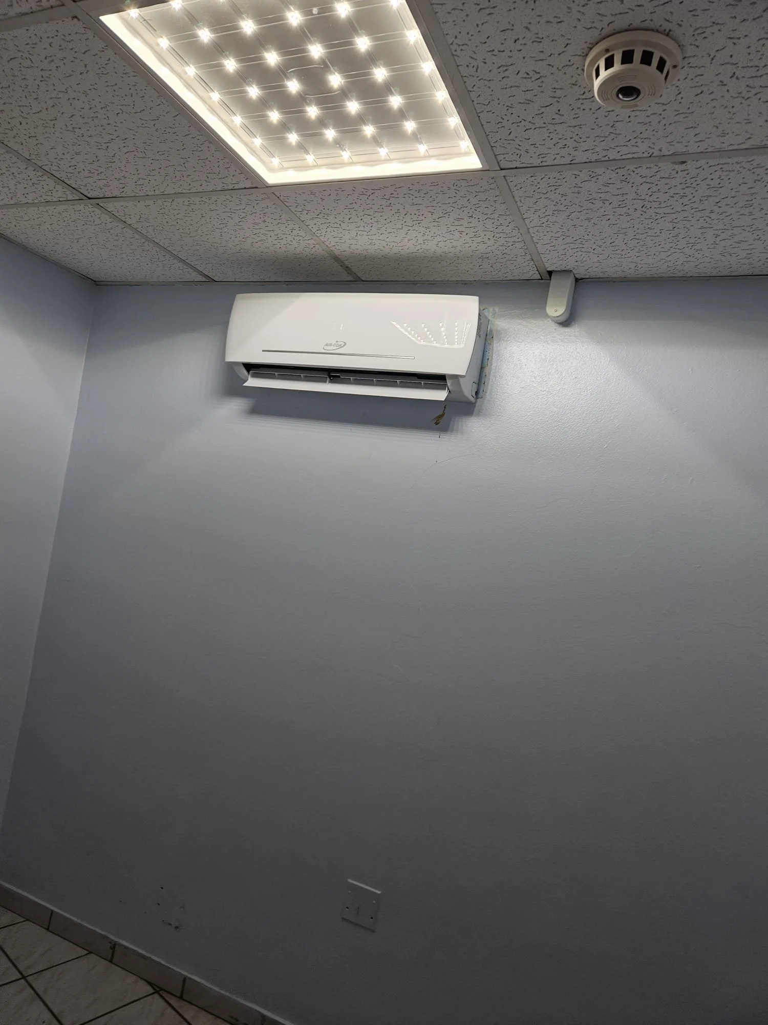 Hogar Santa Teresita - AC Units2.jpg