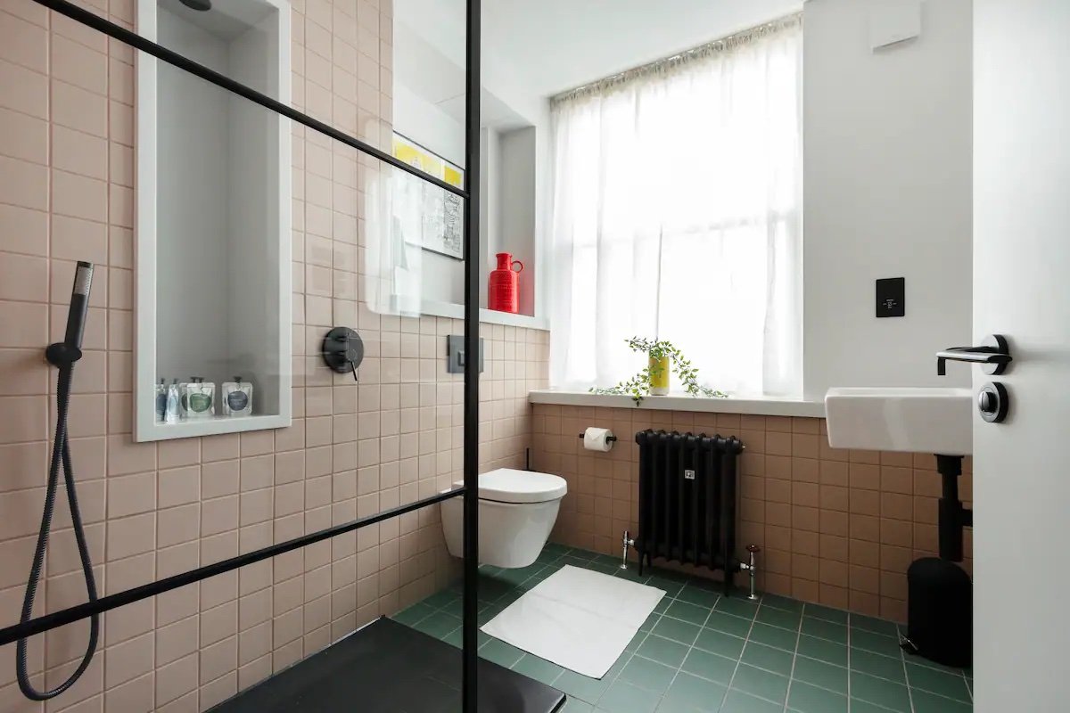 bathroom .jpg