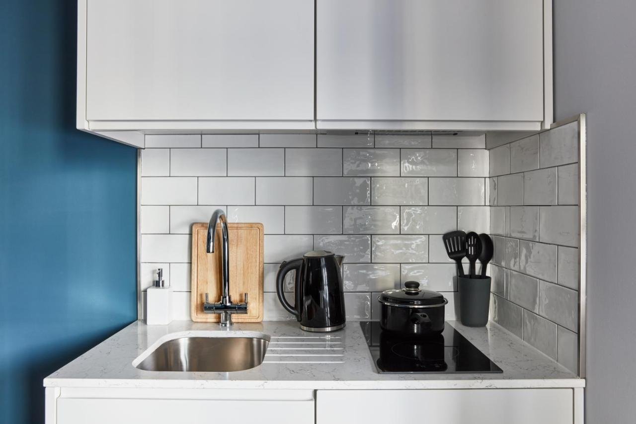 kitchen 2.jpg
