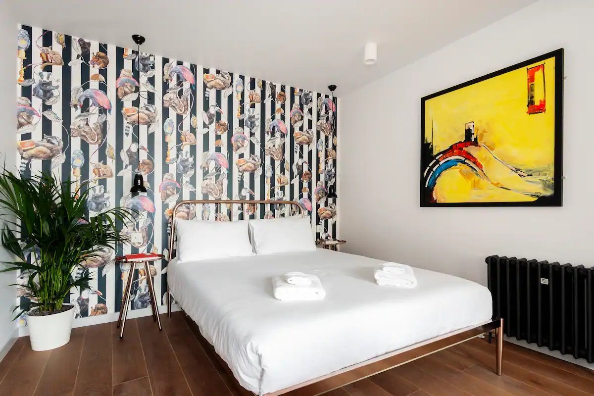 bedroom .jpg