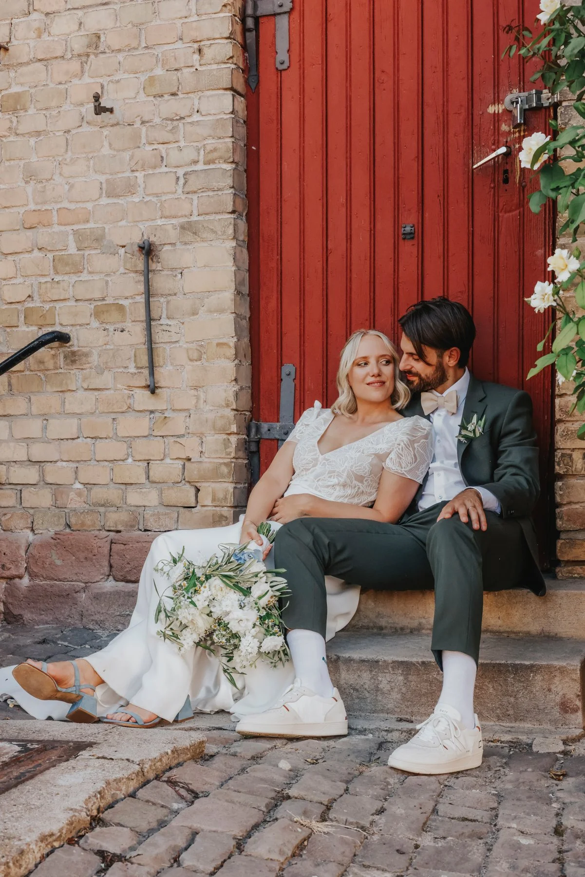 Braut und Braeutigam beim Brautpaarshooting