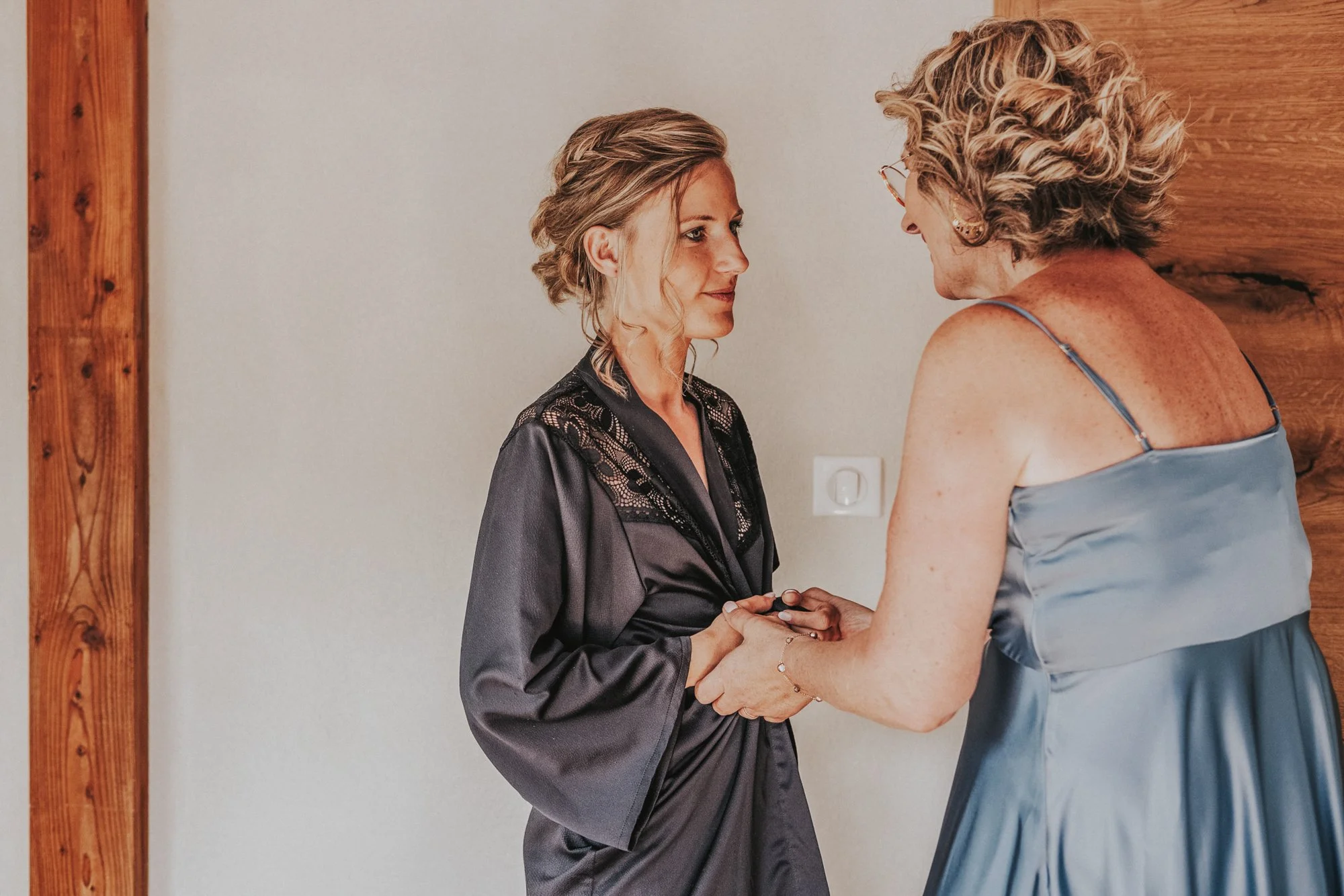 028_Braut und Brautmutter-1.jpg