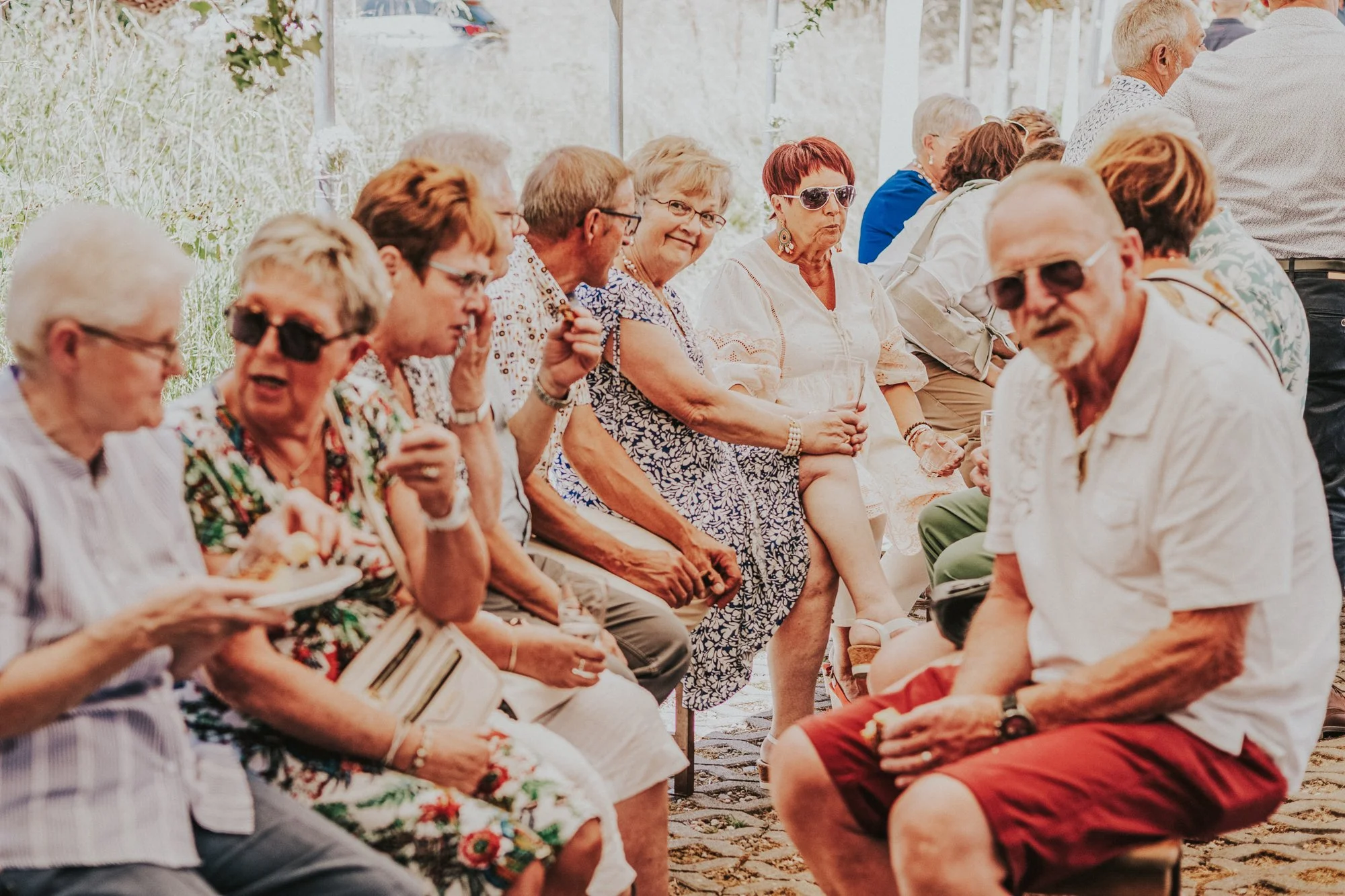 138_hochzeitsgaeste beim Feiern-19.jpg