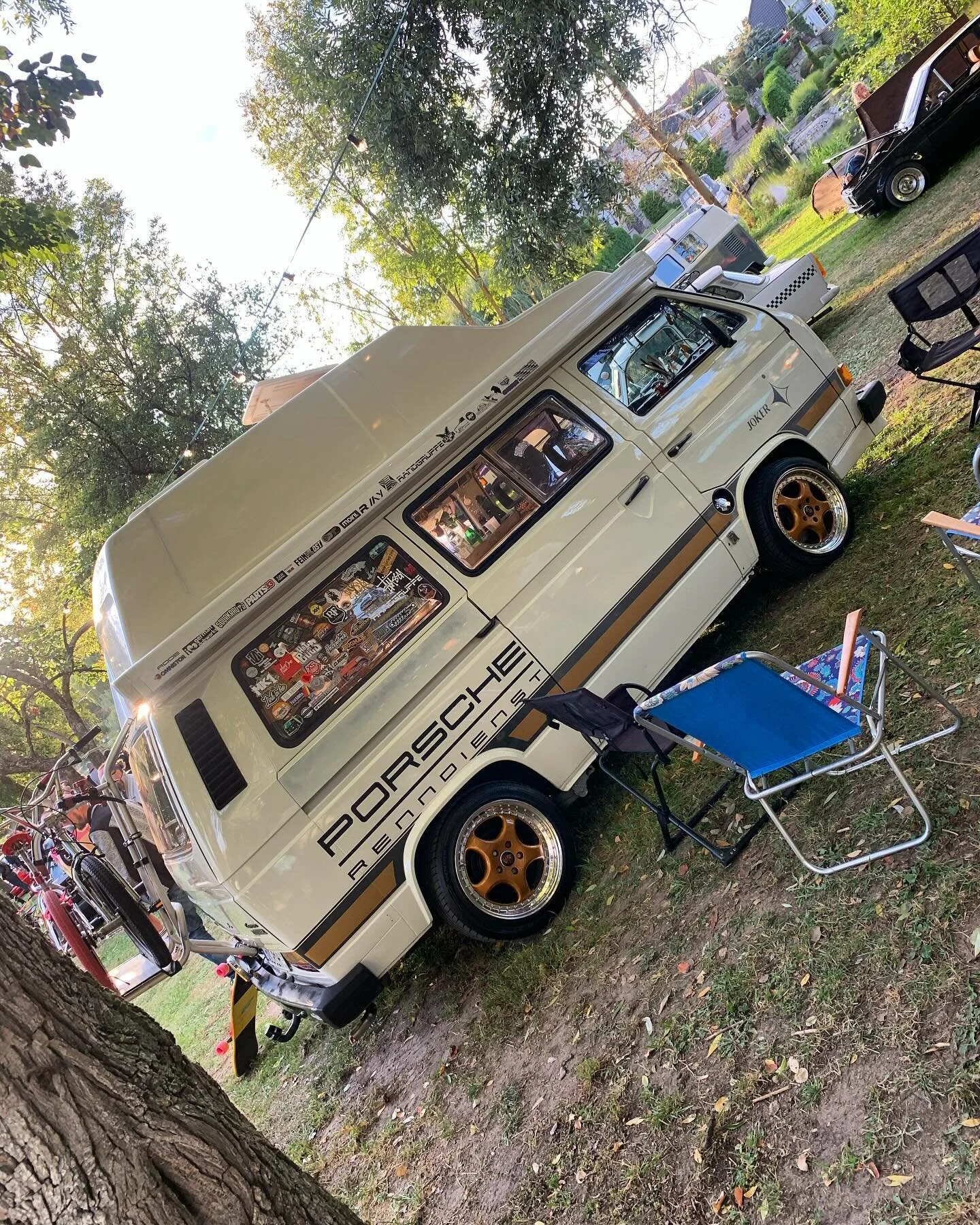 Wie im letzten Jahr, freuen wir uns auch die Busfahrer mit offenen Armen bei uns willkommen zu hei&szlig;en. Das gegenseitige Interesse war gro&szlig; und hat es bislang nur bei uns so gegeben. Deshalb freuen wir uns &uuml;ber jeden VW Bus, welcher g