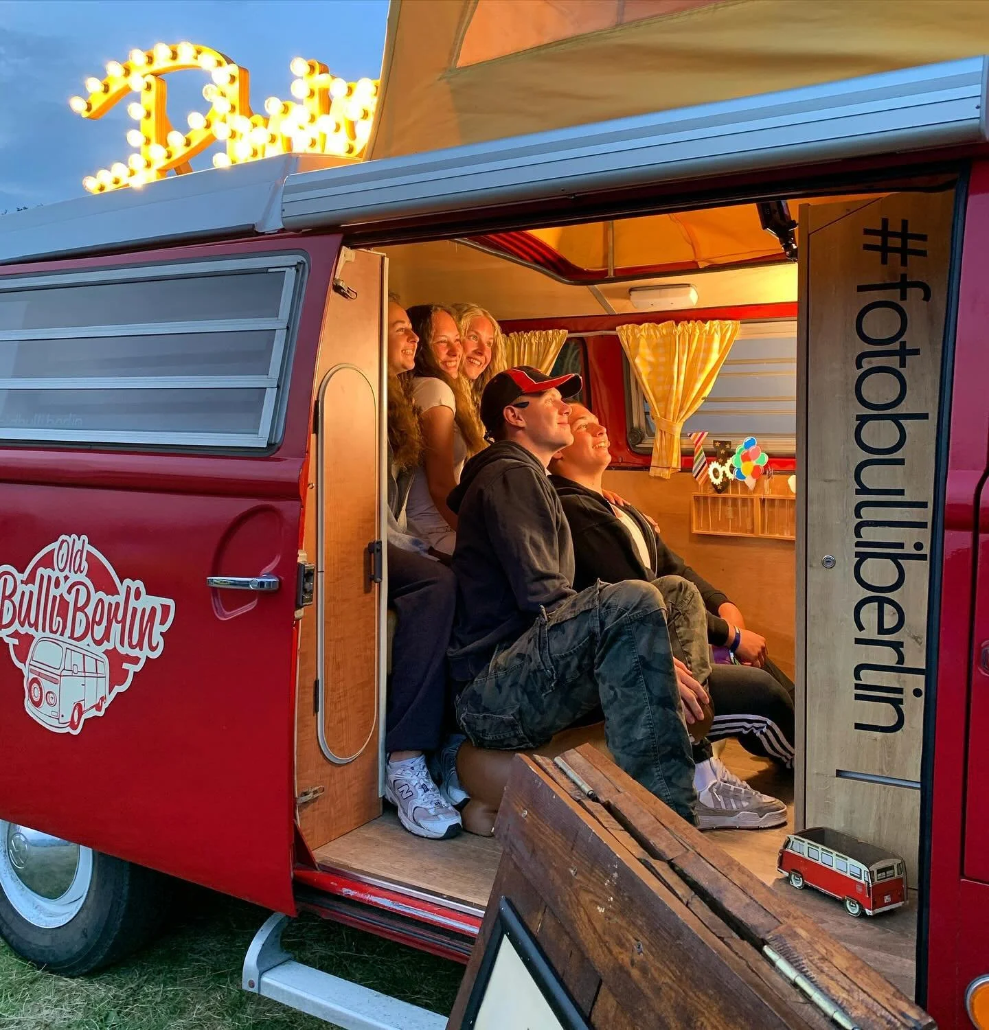 Wir danken @oldbulliberlin f&uuml;r die tolle Unterst&uuml;tzung, welche uns Ihren #fotobulli zur Verf&uuml;gung gestellt haben, um unvergessliche Momente festzuhalten. Vielen vielen Dank ❤️#oldbulliberlin #fotobulliberlin #fotoboxmieten #trabantundv