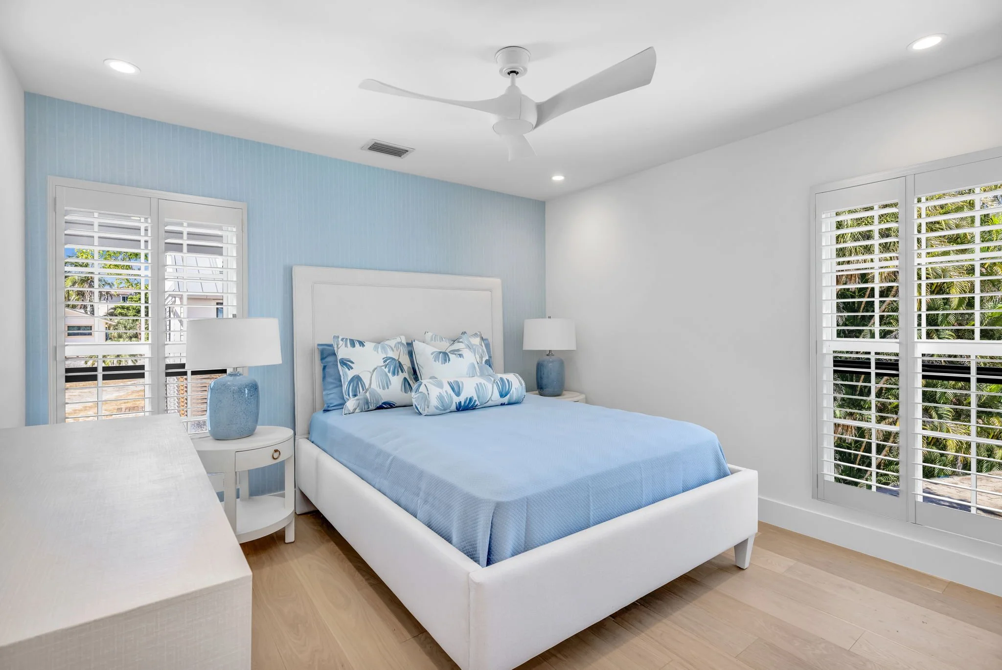 4-web-or-mls-15411 Captiva Dr-04.jpg