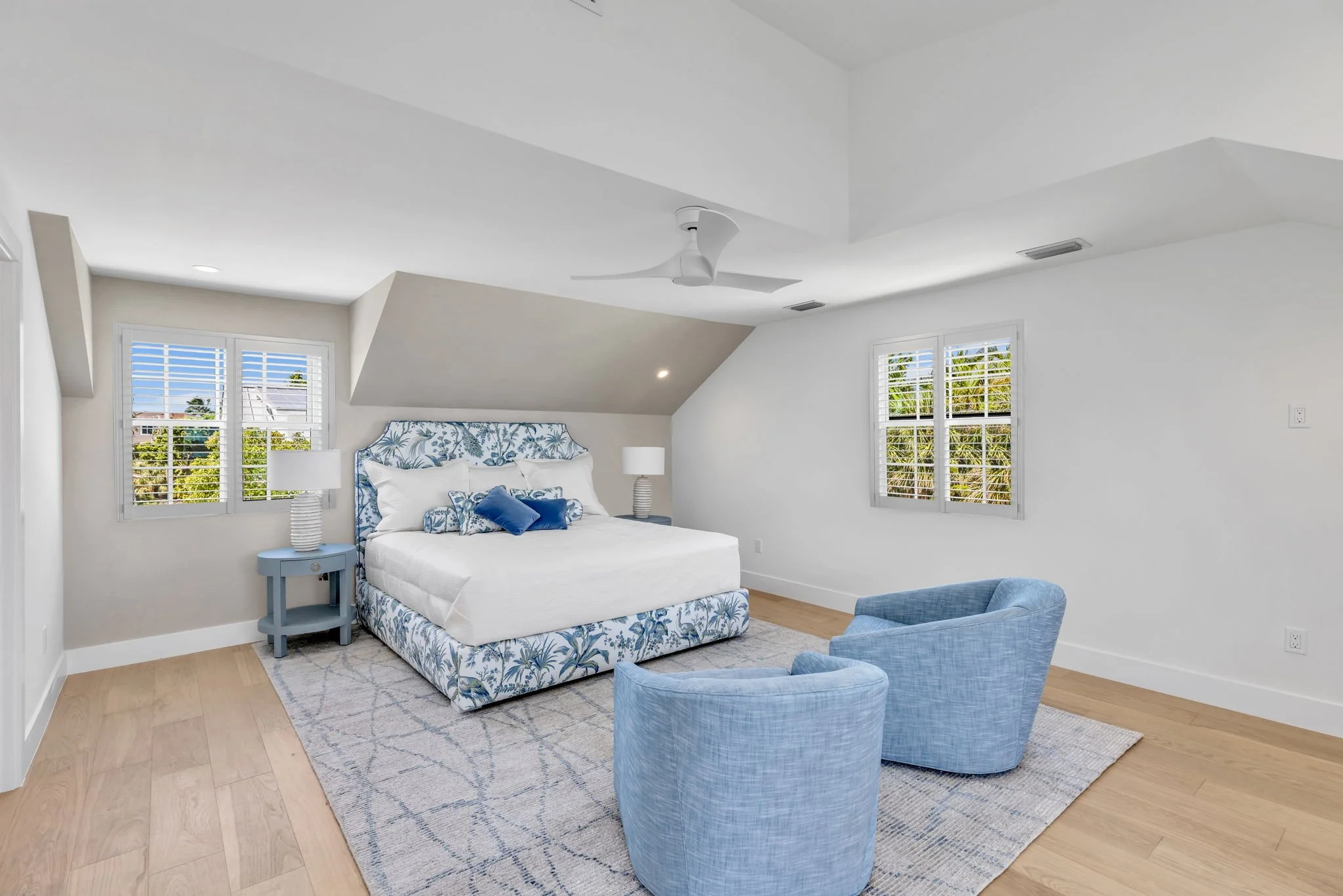 26-web-or-mls-15411 Captiva Dr-26.jpg