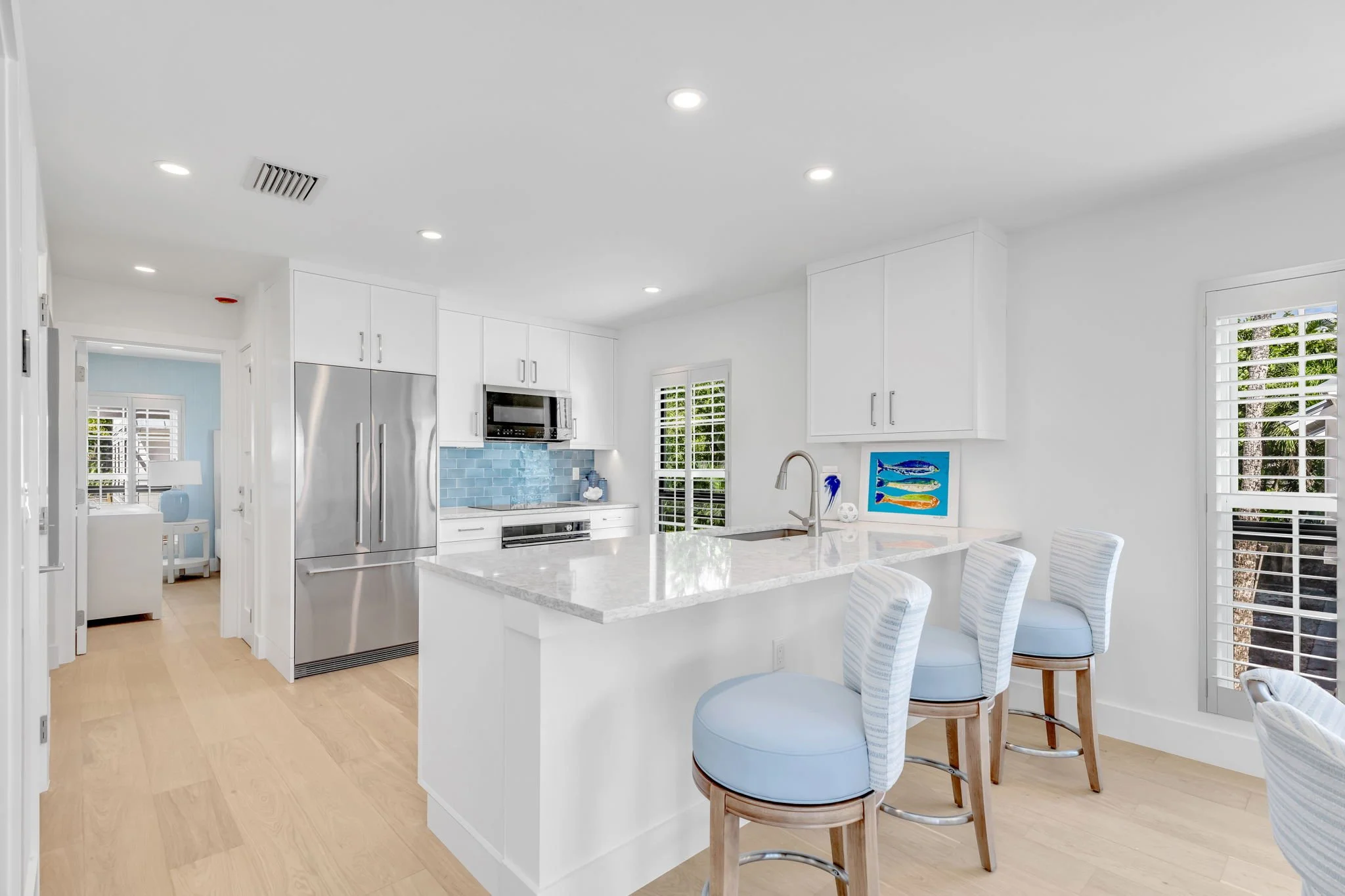 8-web-or-mls-15411 Captiva Dr-08.jpg