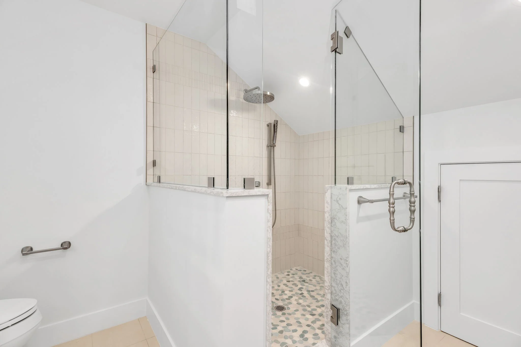 28-web-or-mls-15411 Captiva Dr-28.jpg