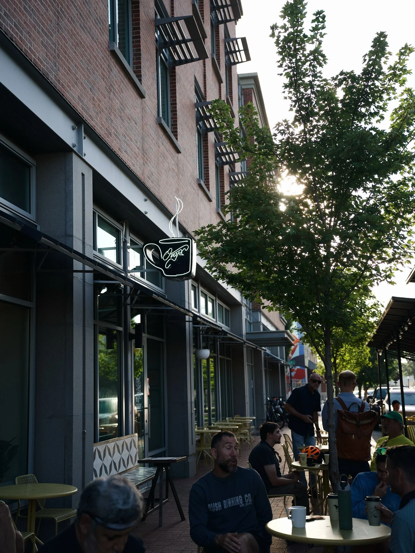 💭 What is YOUR go to coffee shop along your biking route?

A few of our favorites: 
@airshipcoffee
@themeteorbentonville 
@heroescoffee 
@onyxcoffeelab 
@thirdspace.coffee 

Let us us know yours down below. 

#bentonvillear #coffeeshop #nwa #bikefri