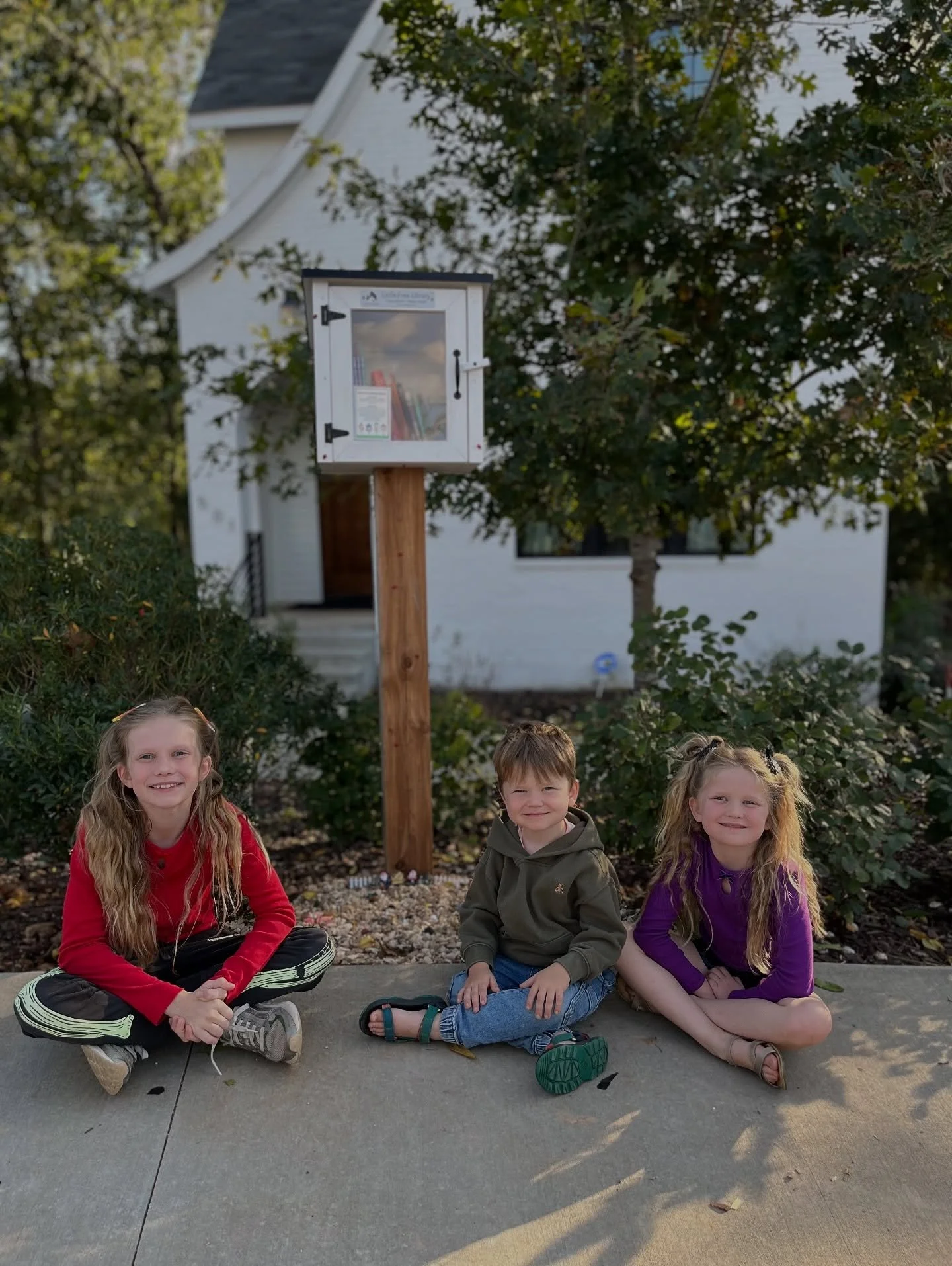 Grant-funded and community-powered! 📚💫

The new K Street Little Free Library is officially open and it&rsquo;s one of many projects made possible through Bentonville Moves Community Mini-Grants, helping our neighborhoods grow more connected one sto