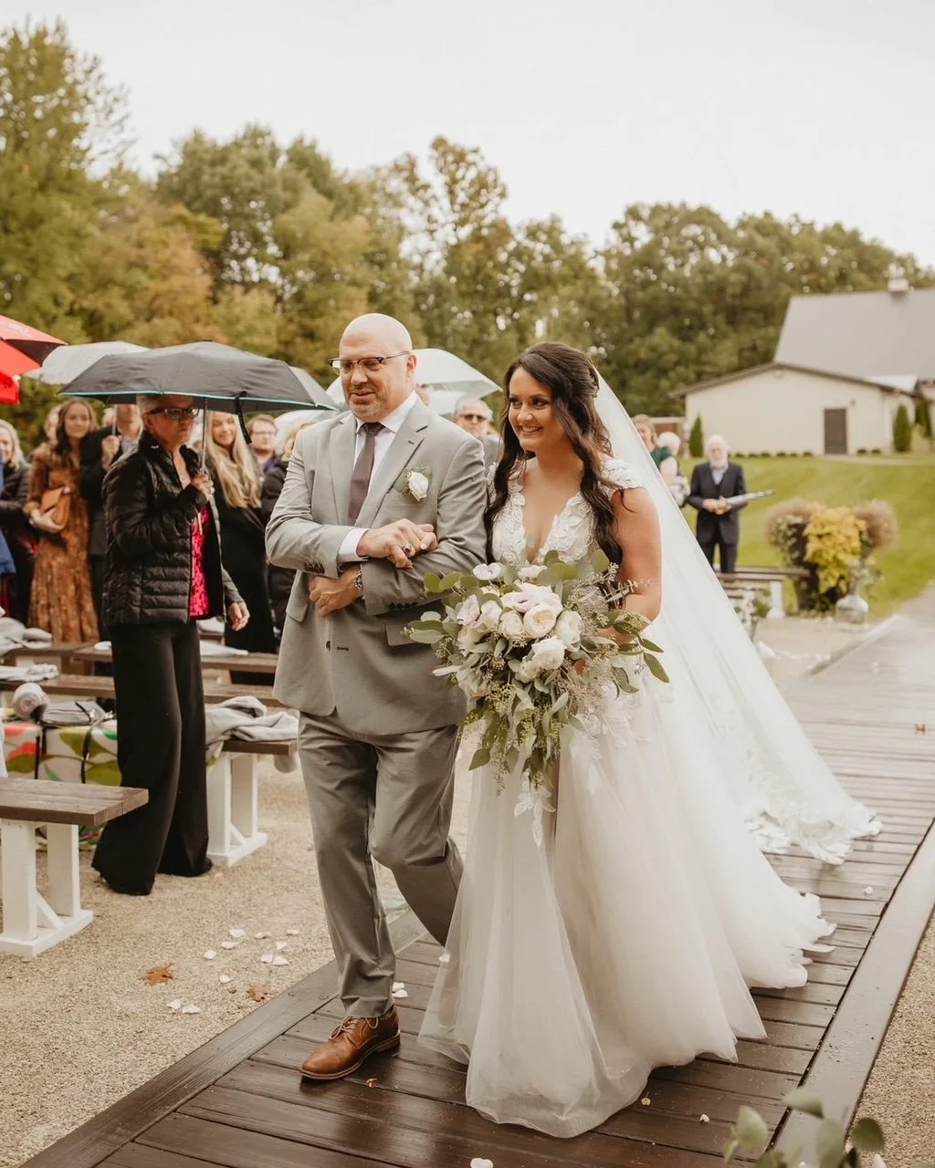 Bride coming down the isle at Midwest wedding venues