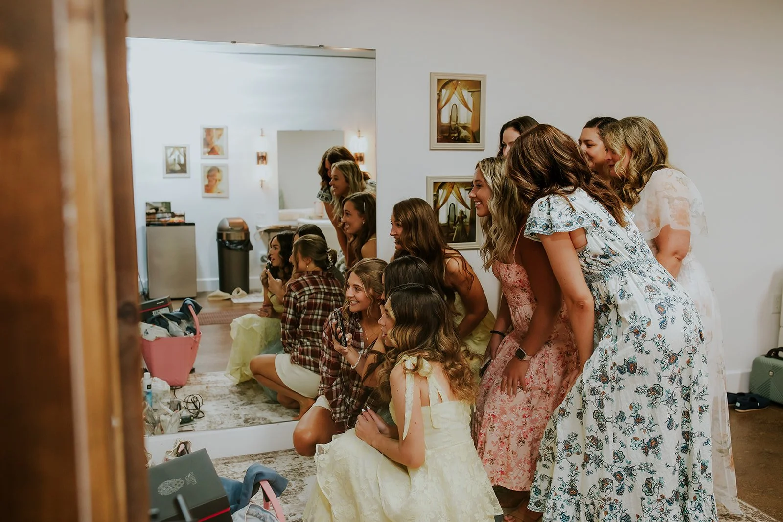 Your &ldquo;getting ready&rdquo; moments deserve a space as special as the day itself. 🤍✨
Our spacious Bridal Room at Twin Gables has all the things: room for your entire bridal party, plenty of mirrors for those final touch-ups, dreamy lighting, an