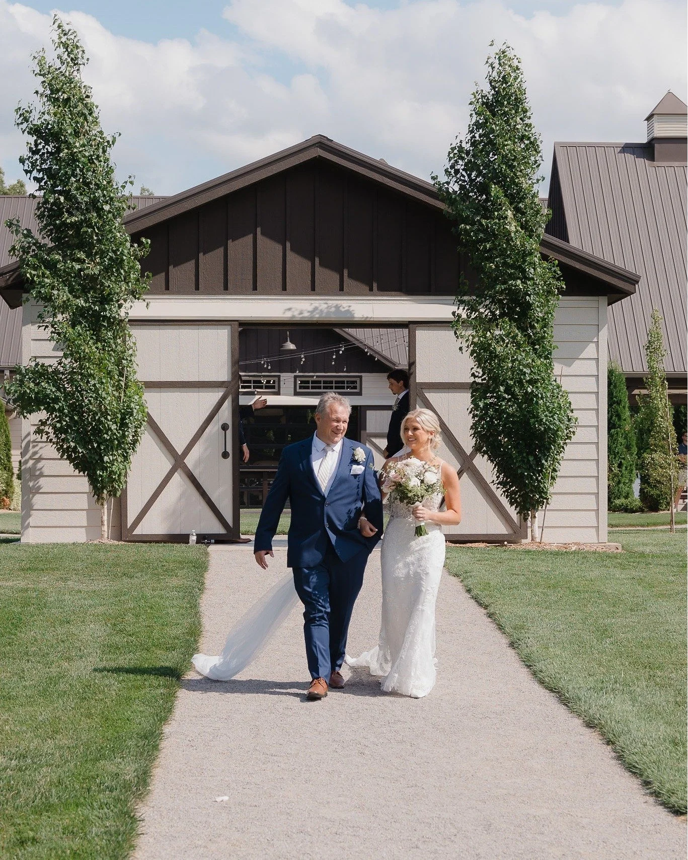 @💍✨ Holiday proposal in the air? Southwest Michigan couples&hellip; this might be your moment. 🎄❤️

If you&rsquo;re celebrating a fresh &ldquo;yes&rdquo; (or you&rsquo;re pretty sure one&rsquo;s coming 👀) and you&rsquo;re in Southwest Michigan, Ch